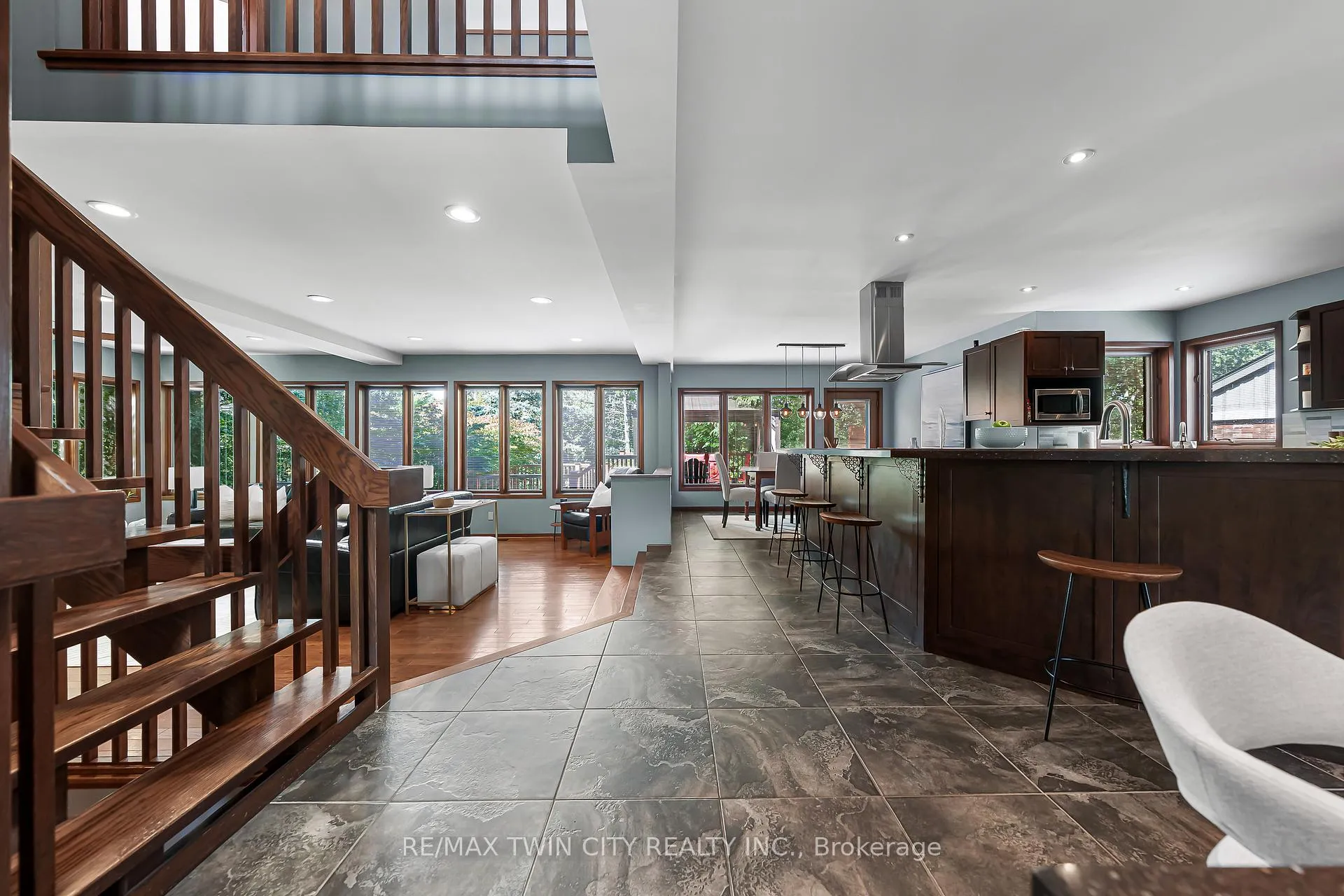 Photo 9 of 325 Wyecroft Boulevard, Waterloo — HOMEH