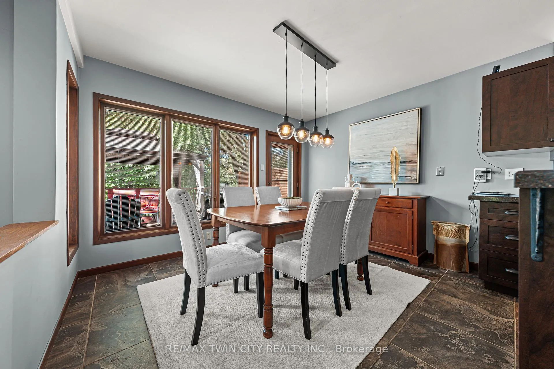 Photo 12 of 325 Wyecroft Boulevard, Waterloo — HOMEH