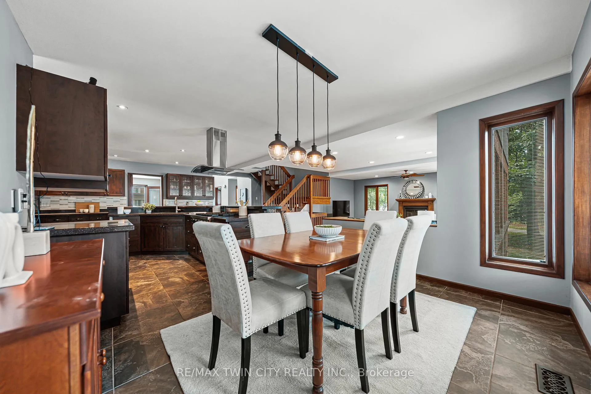 Photo 13 of 325 Wyecroft Boulevard, Waterloo — HOMEH