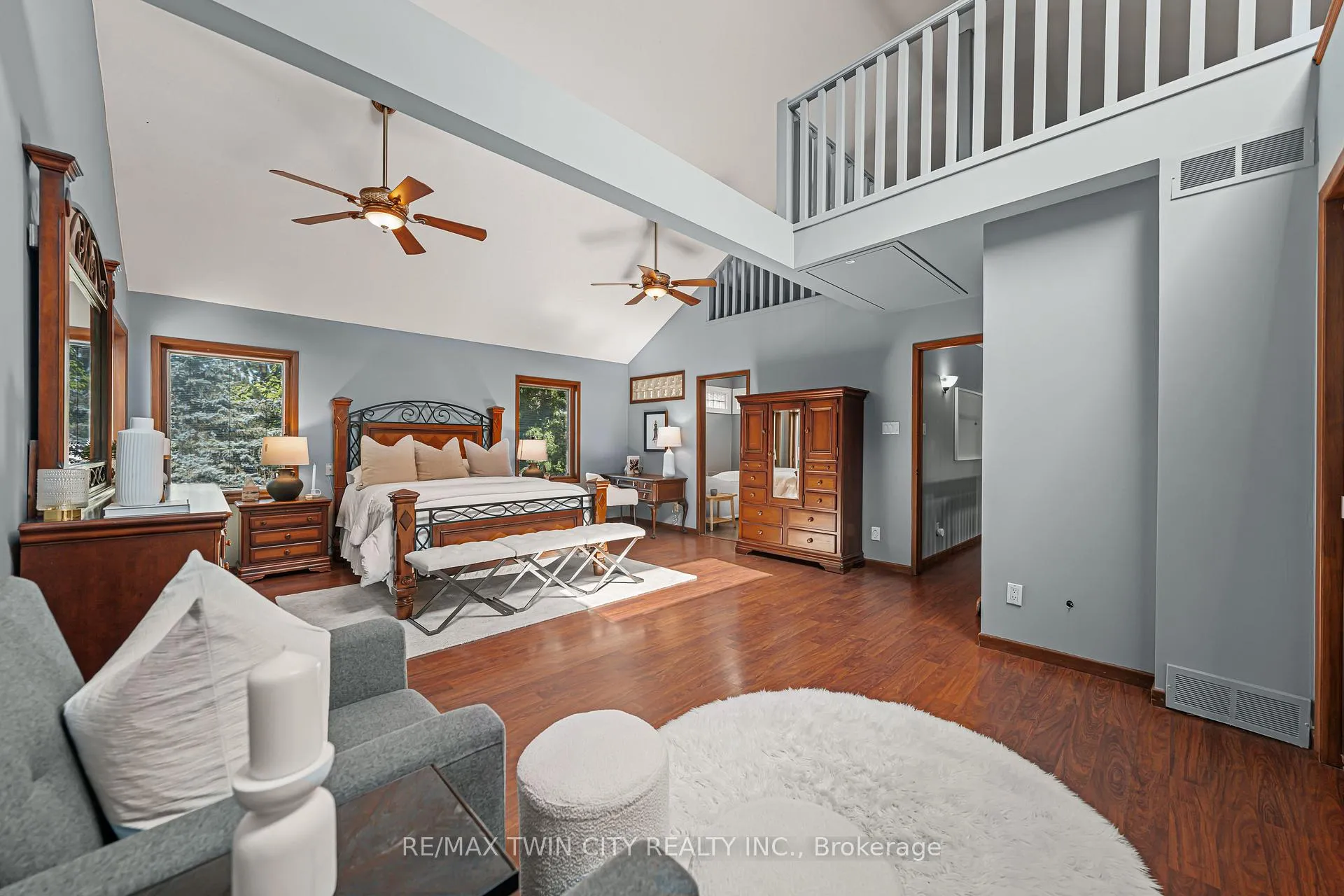 Photo 25 of 325 Wyecroft Boulevard, Waterloo — HOMEH