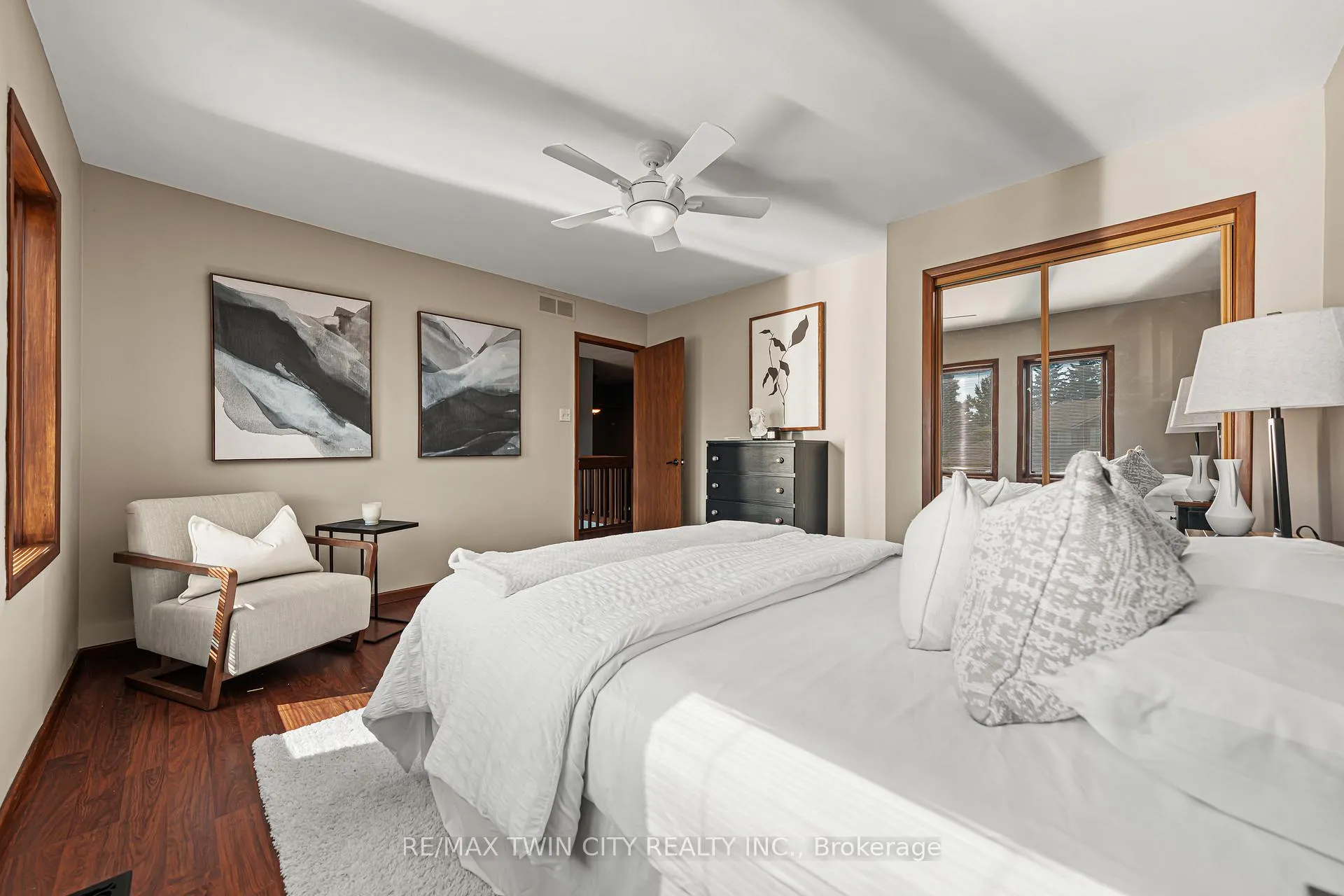 Photo 31 of 325 Wyecroft Boulevard, Waterloo — HOMEH