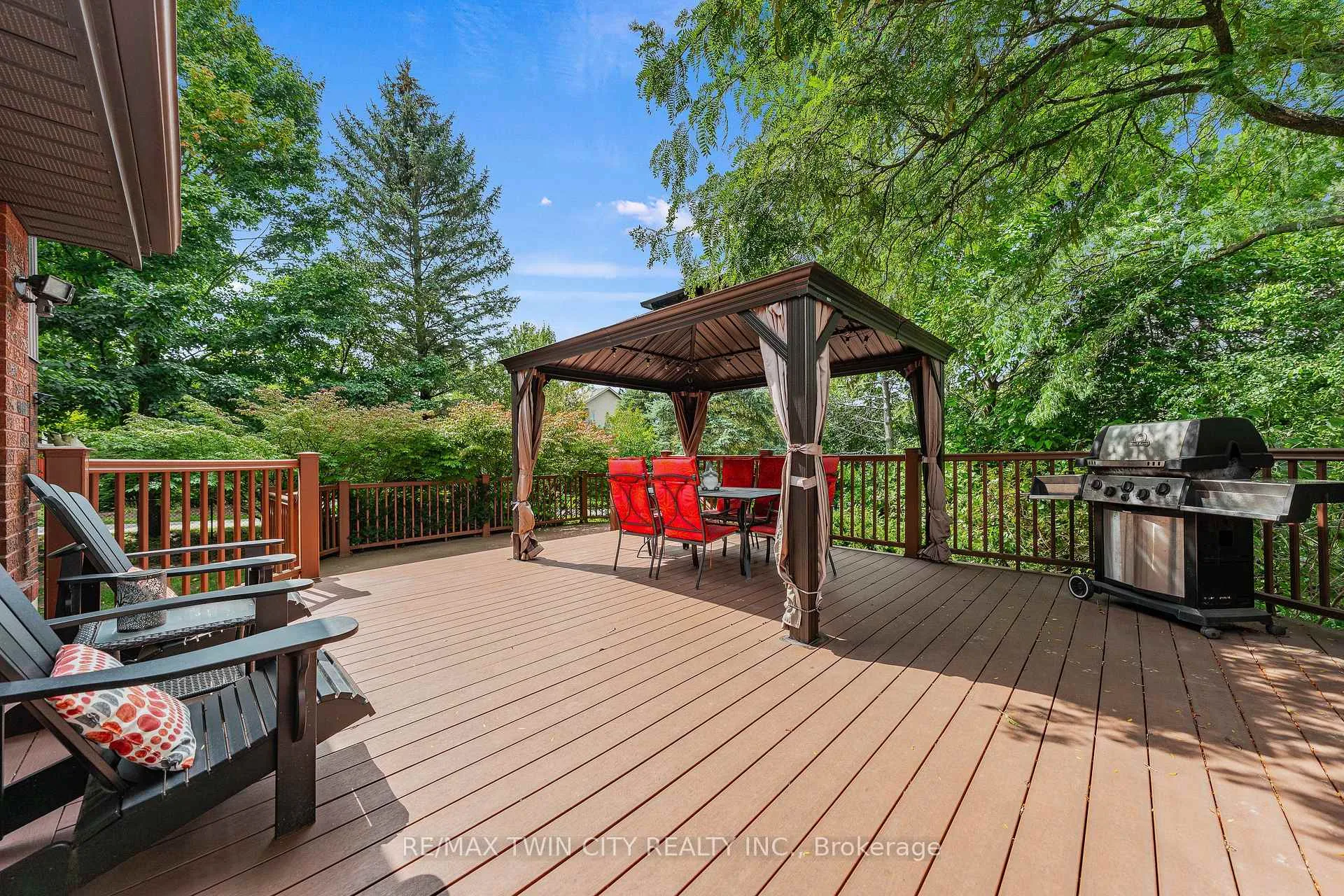 Photo 42 of 325 Wyecroft Boulevard, Waterloo — HOMEH