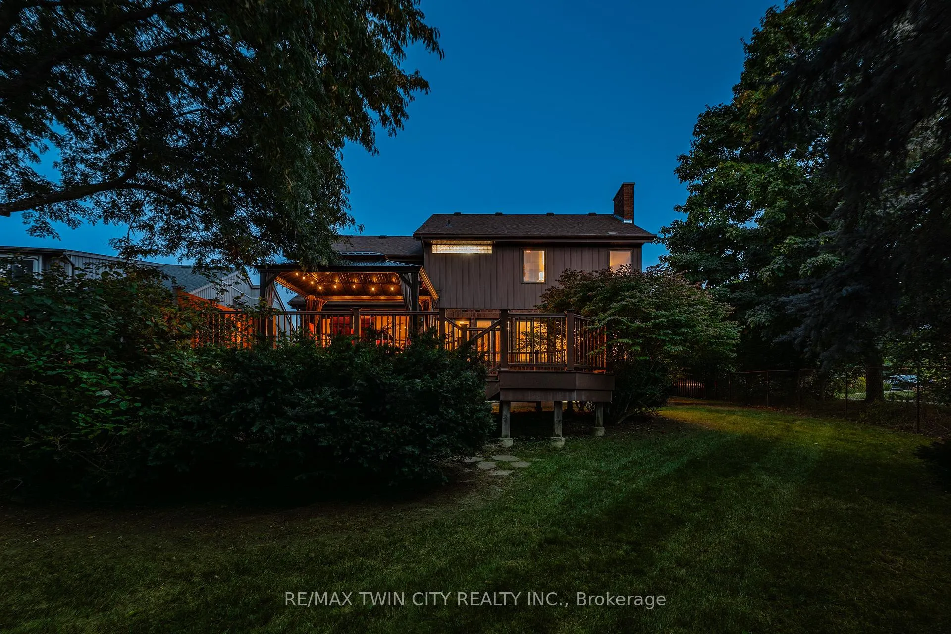 Photo 47 of 325 Wyecroft Boulevard, Waterloo — HOMEH