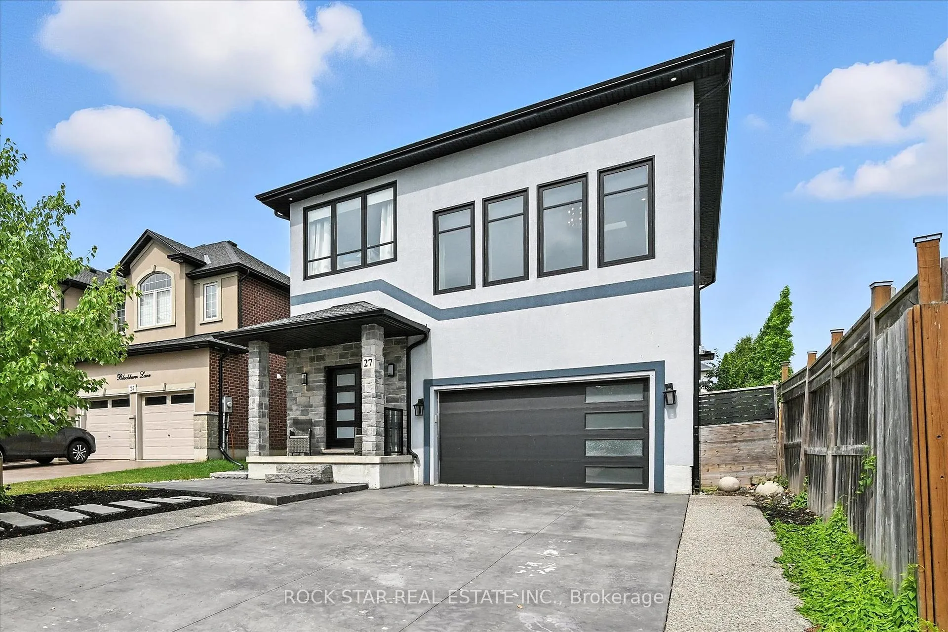 Photo 1 of 27 Blackburn Lane, Hamilton, Mount Hope — HOMEH
