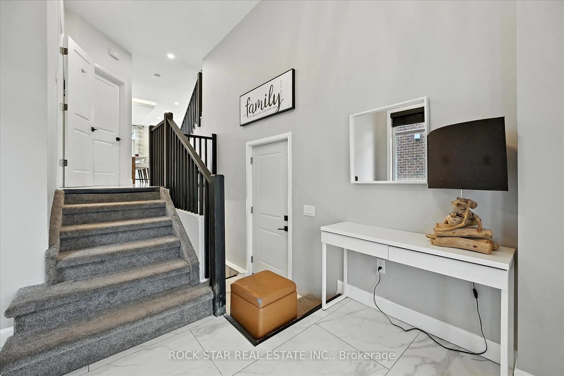 Photo 4 of 27 Blackburn Lane, Hamilton, Mount Hope — HOMEH