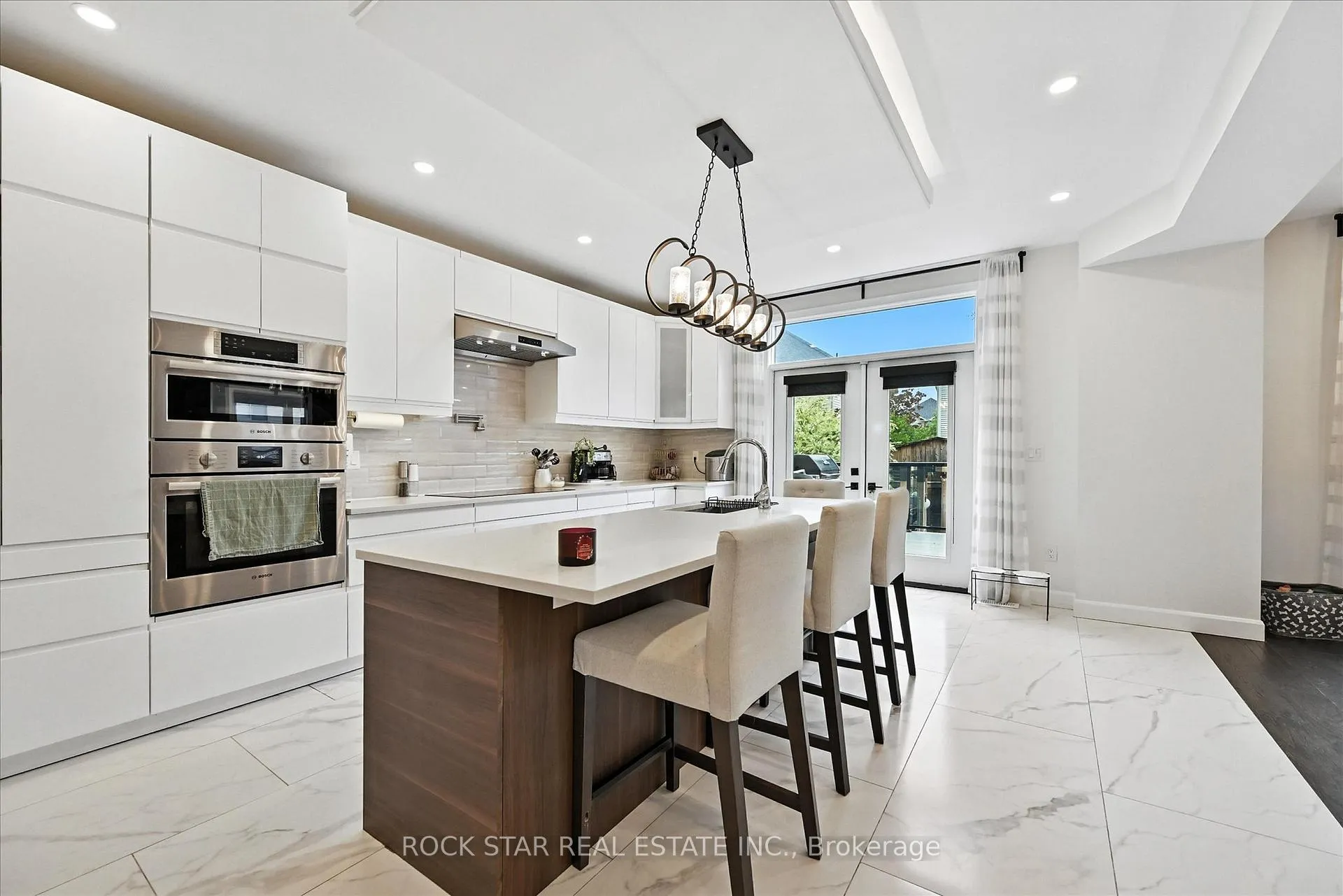 Photo 5 of 27 Blackburn Lane, Hamilton, Mount Hope — HOMEH