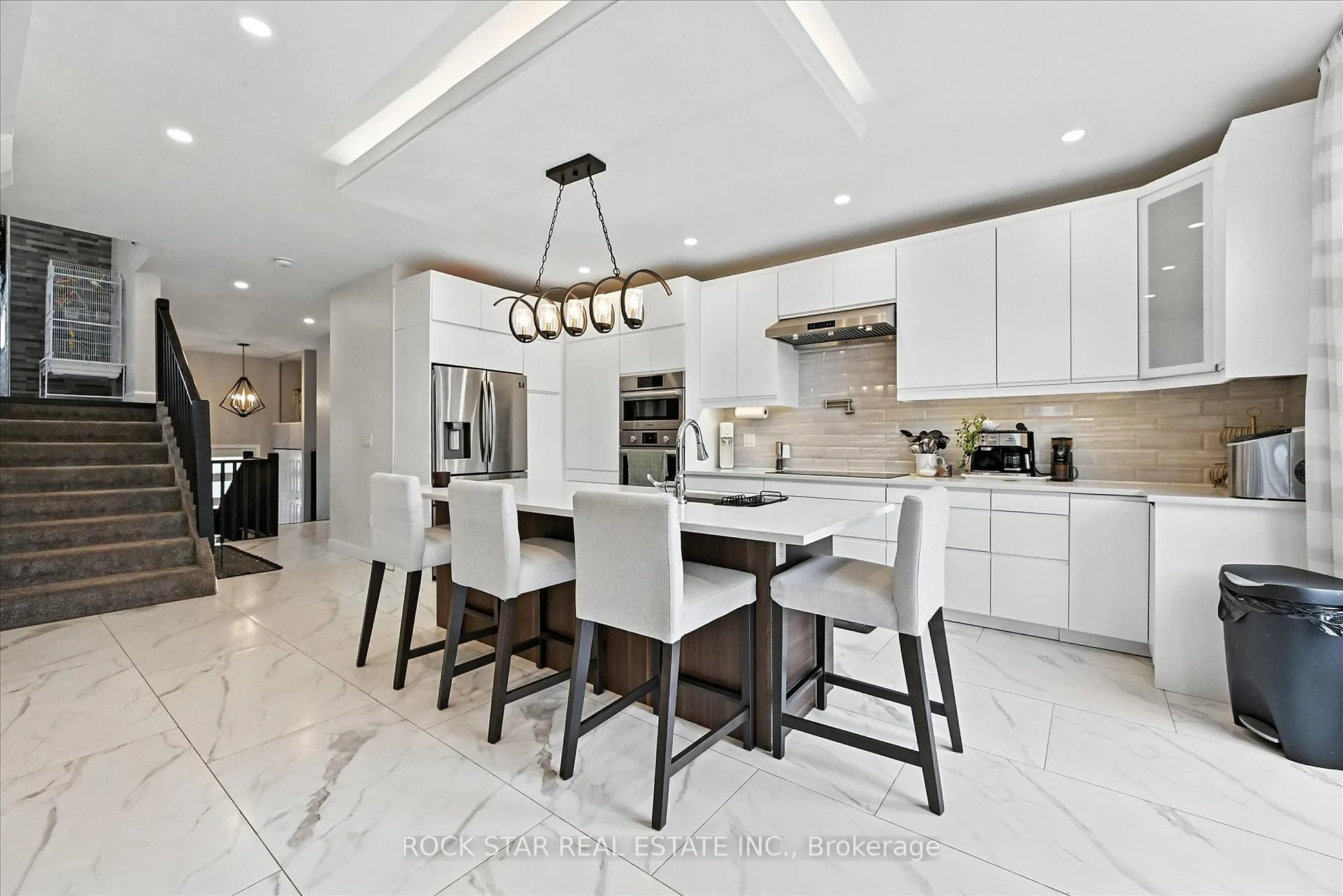 Photo 8 of 27 Blackburn Lane, Hamilton, Mount Hope — HOMEH