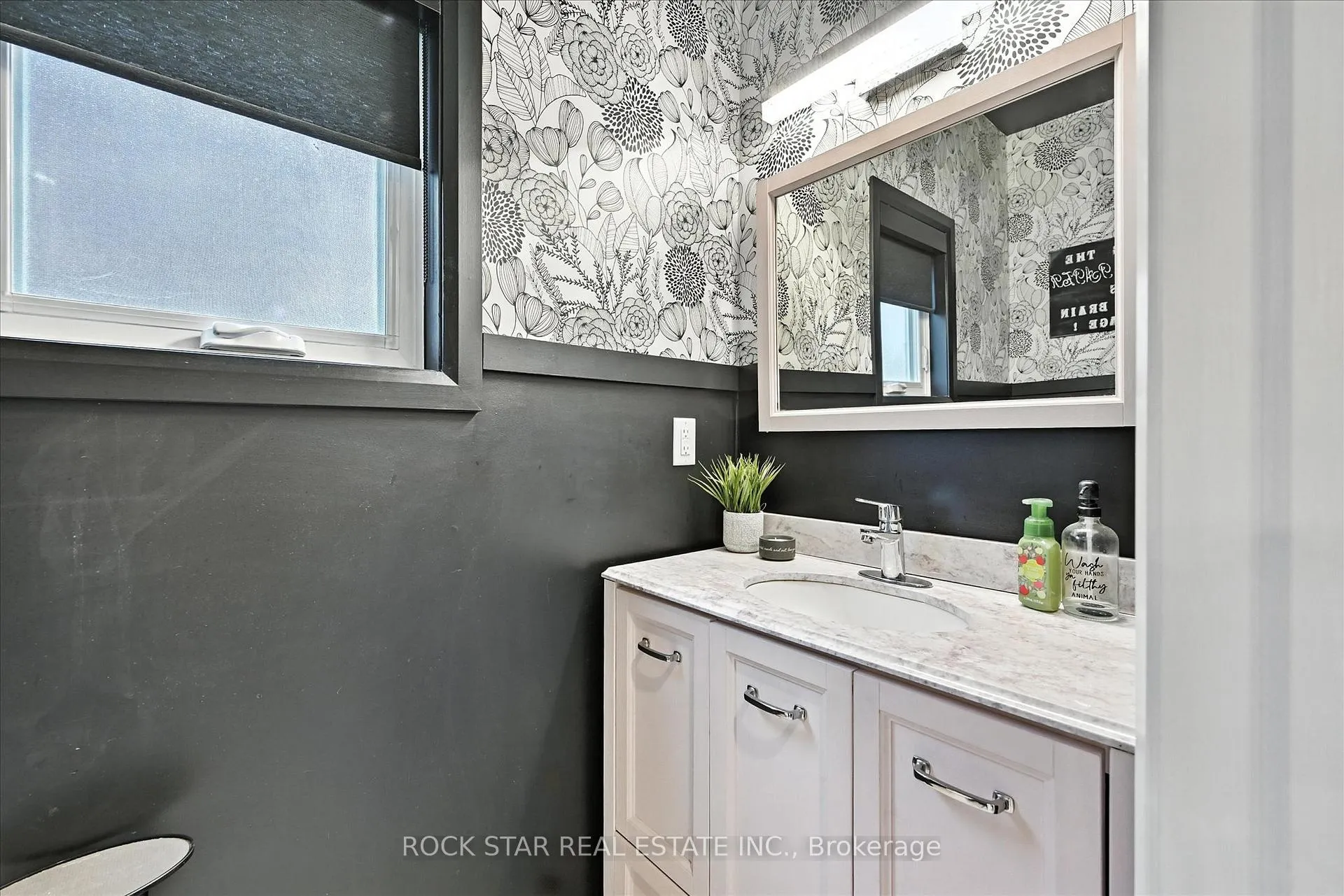 Photo 16 of 27 Blackburn Lane, Hamilton, Mount Hope — HOMEH