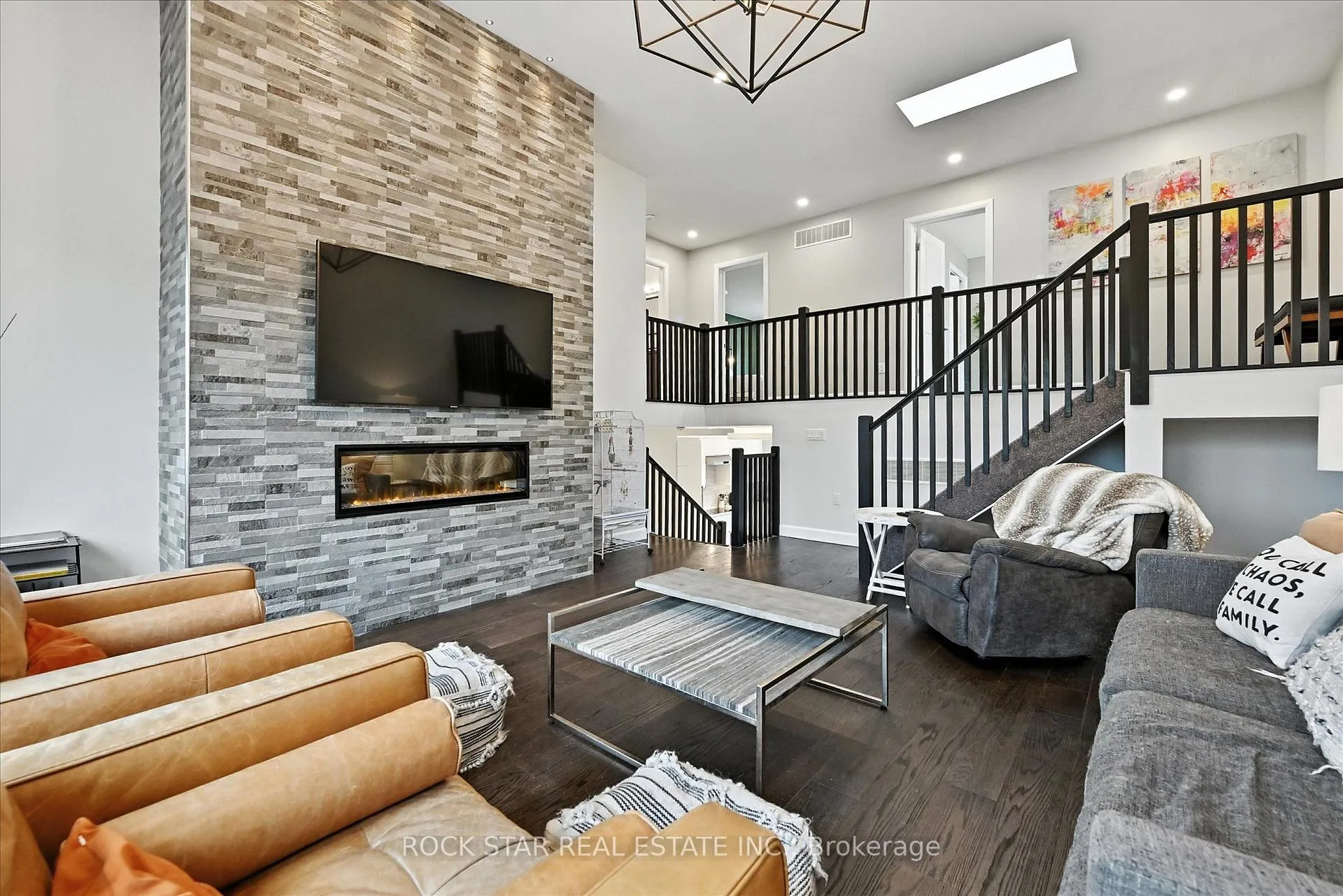 Photo 19 of 27 Blackburn Lane, Hamilton, Mount Hope — HOMEH