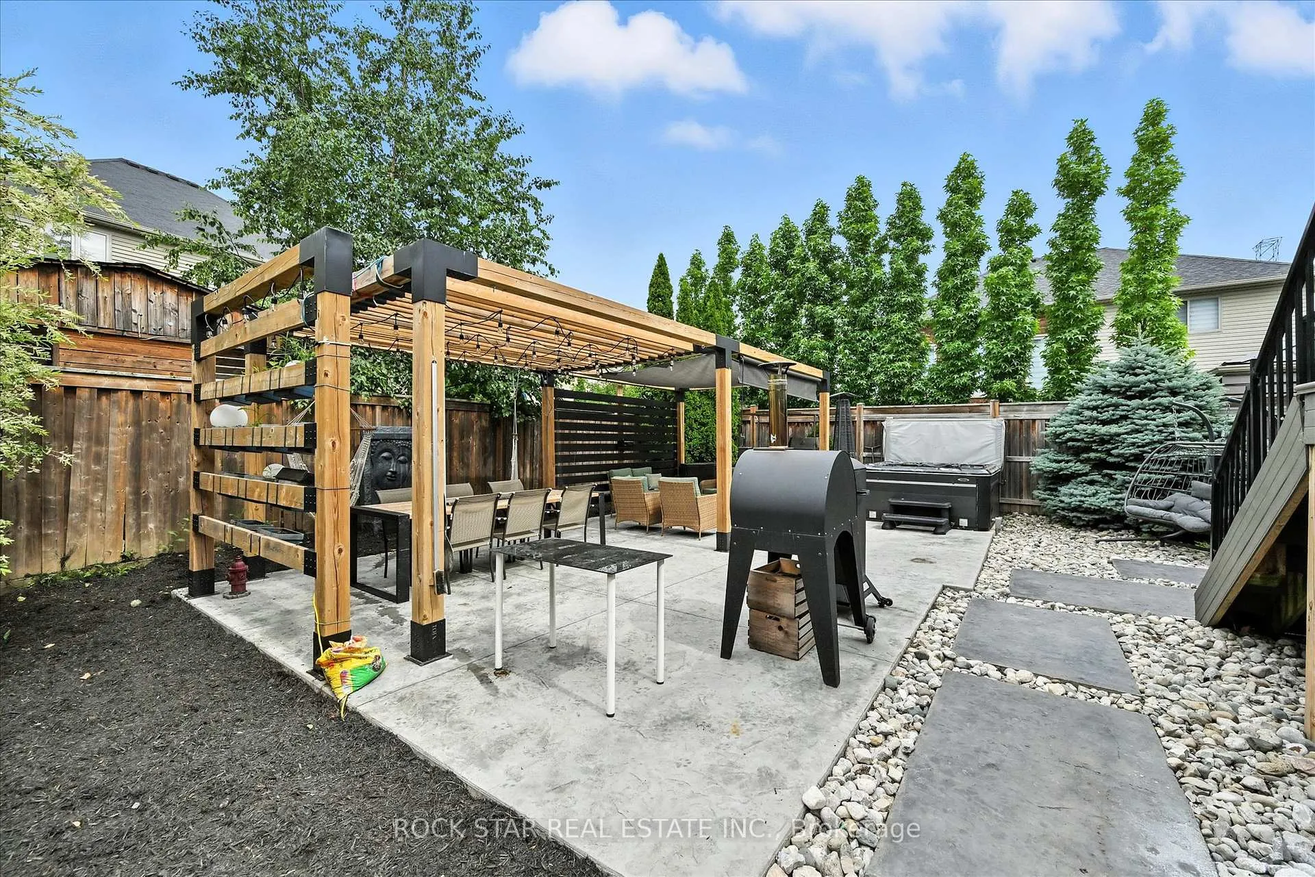 Photo 37 of 27 Blackburn Lane, Hamilton, Mount Hope — HOMEH