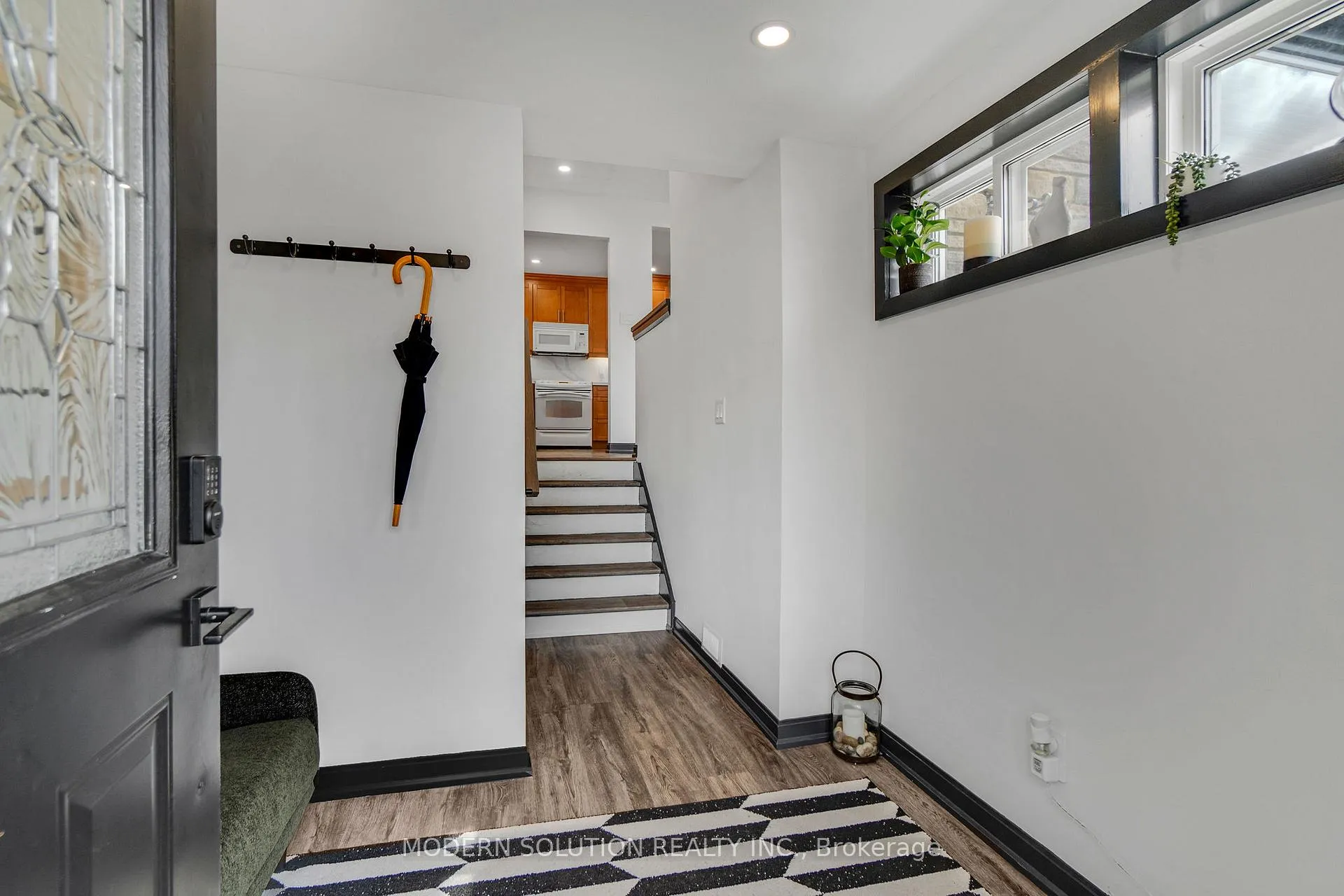 Photo 4 of 82 Shea Crescent, Kitchener — HOMEH