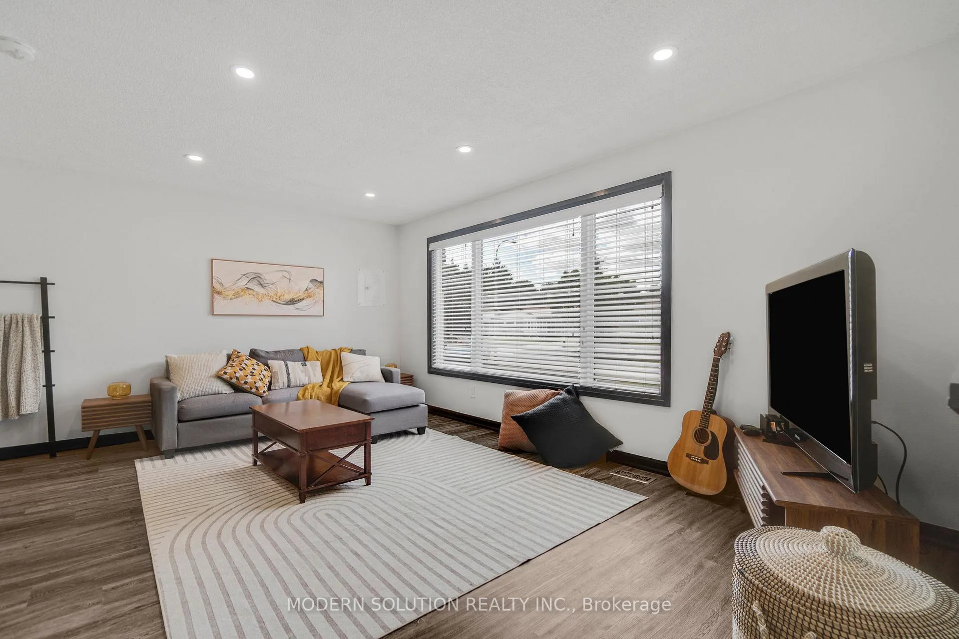 Photo 7 of 82 Shea Crescent, Kitchener — HOMEH