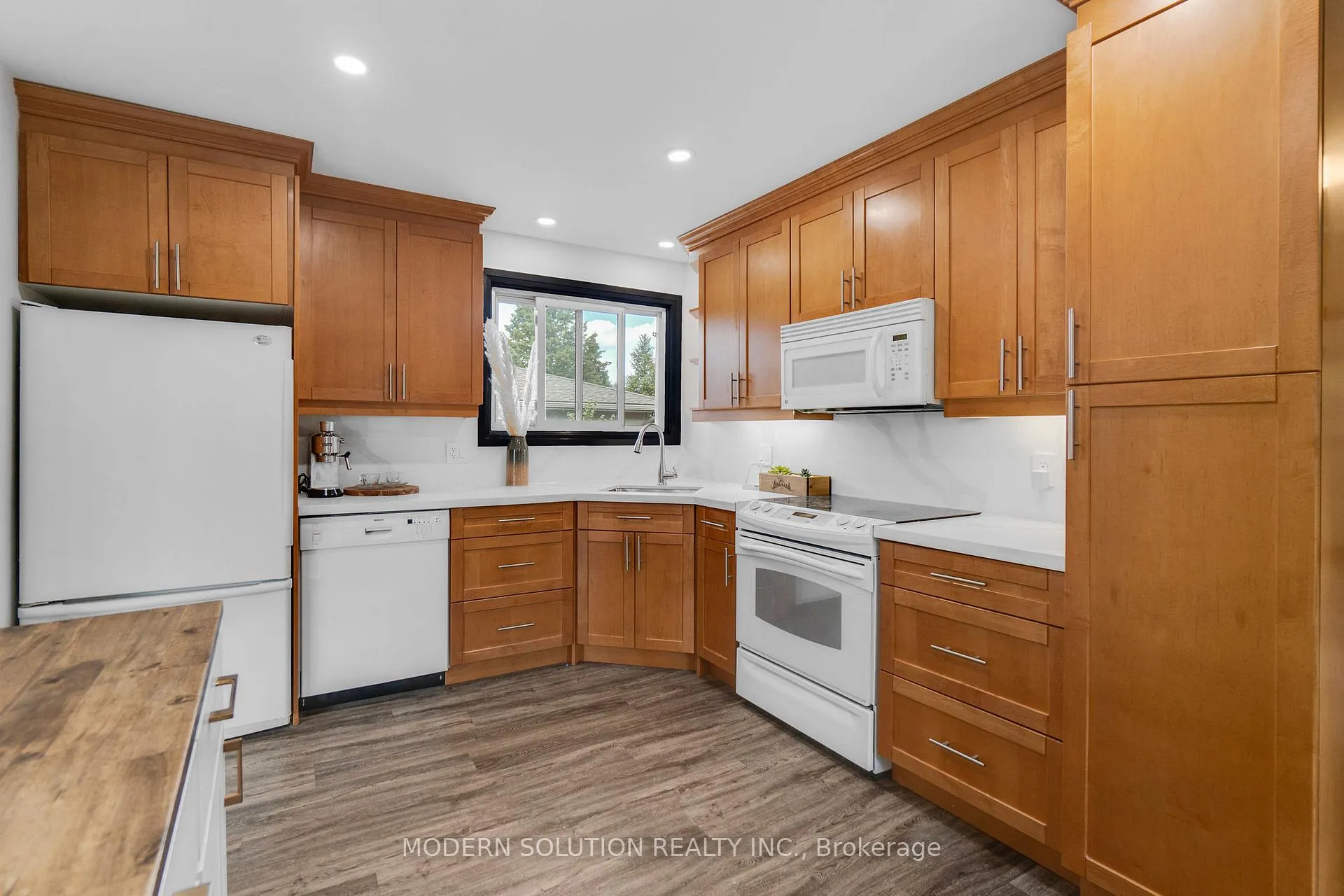 Photo 14 of 82 Shea Crescent, Kitchener — HOMEH
