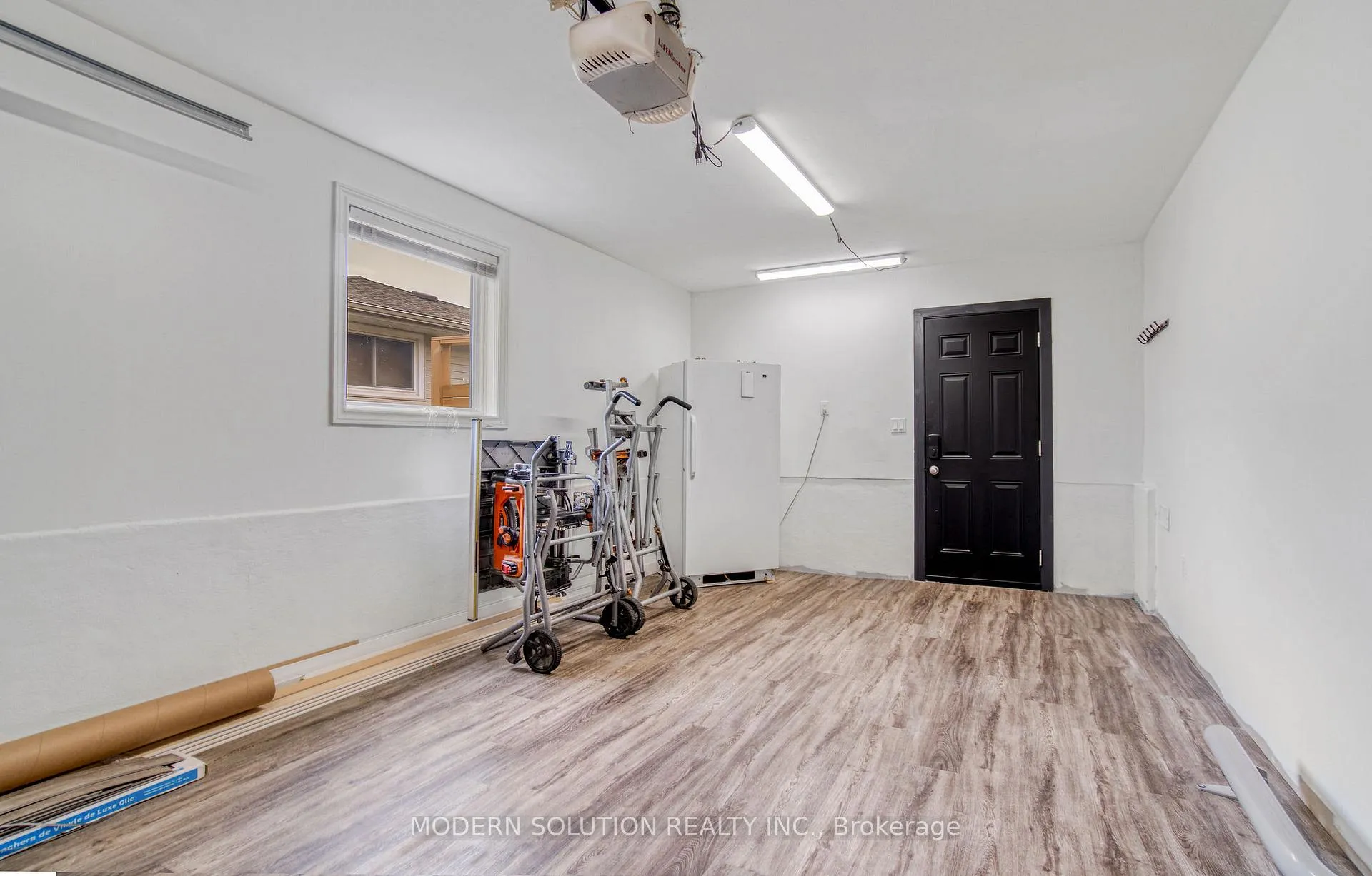 Photo 24 of 82 Shea Crescent, Kitchener — HOMEH
