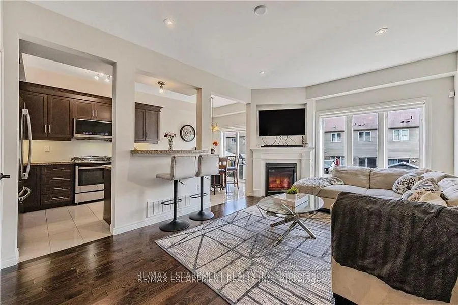 Photo 11 of 289 Pumpkin Pass, Hamilton, Binbrook — HOMEH