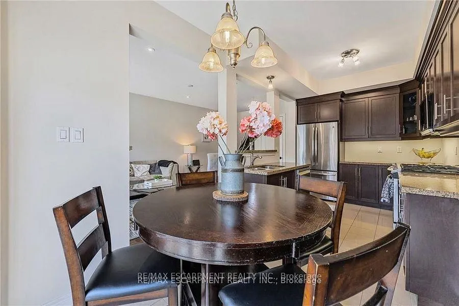 Photo 15 of 289 Pumpkin Pass, Hamilton, Binbrook — HOMEH
