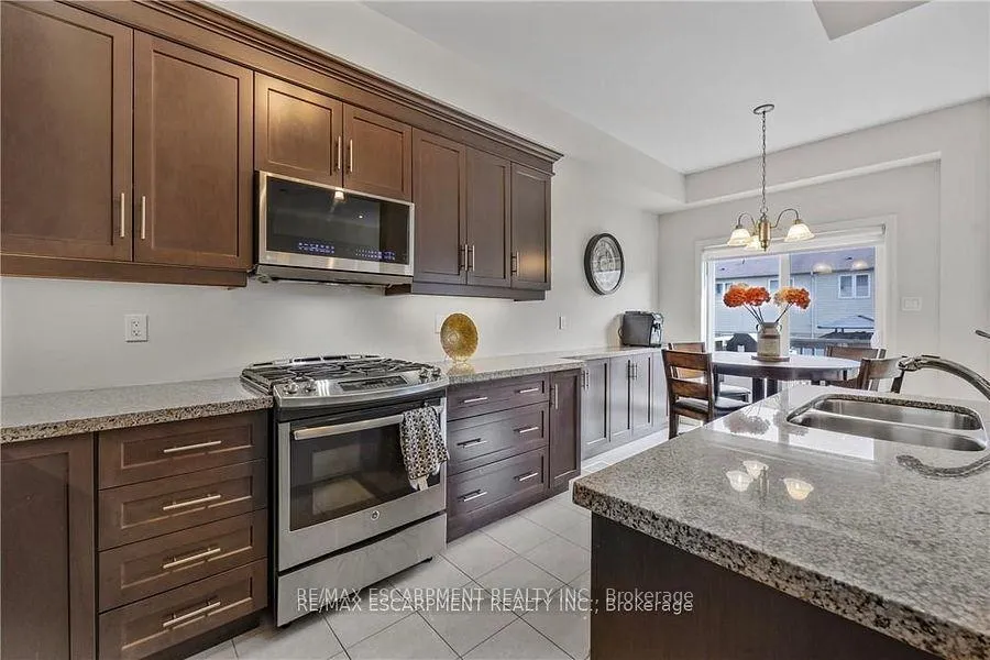 Photo 19 of 289 Pumpkin Pass, Hamilton, Binbrook — HOMEH