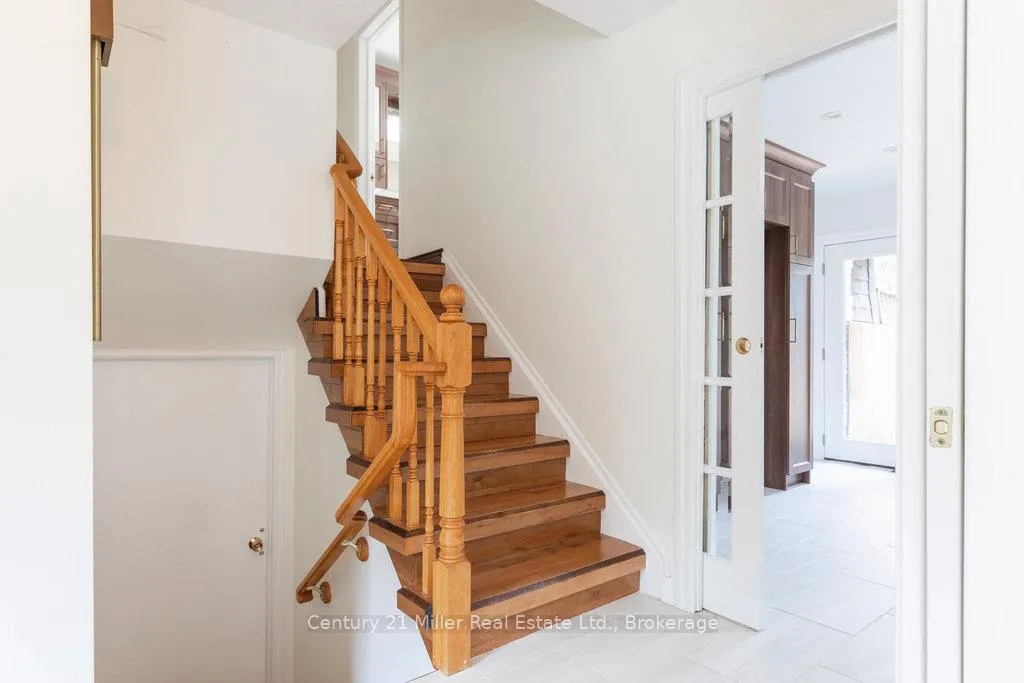 Photo 5 of 6 Terrace Lane, Guelph, Dovercliffe Park/Old University — HOMEH