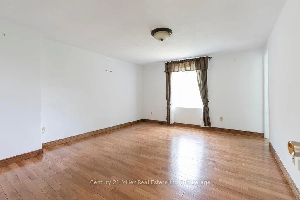 Photo 14 of 6 Terrace Lane, Guelph, Dovercliffe Park/Old University — HOMEH