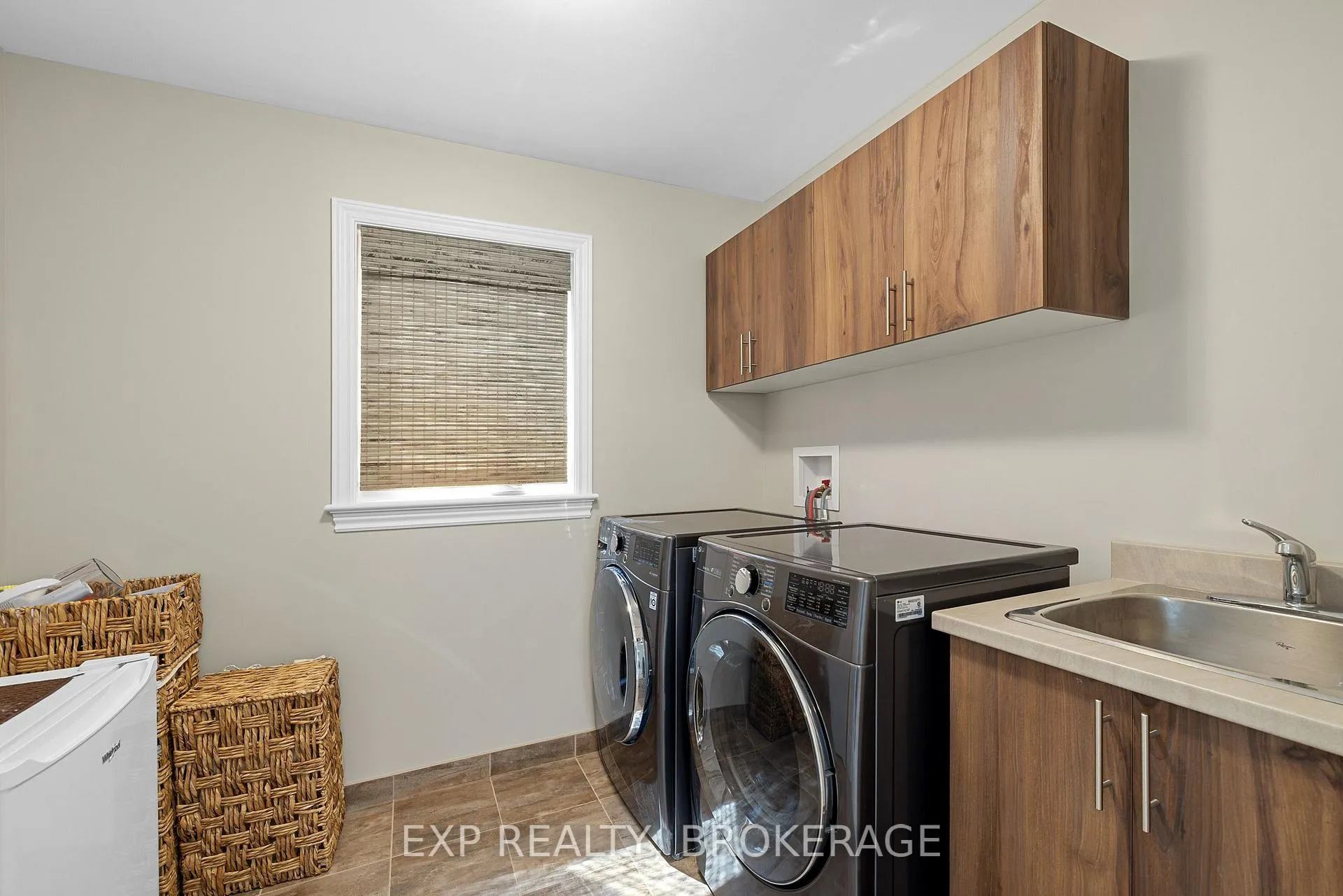 Photo 24 of 1247 Wheathill Street, Kingston, East Gardiners Rd — HOMEH