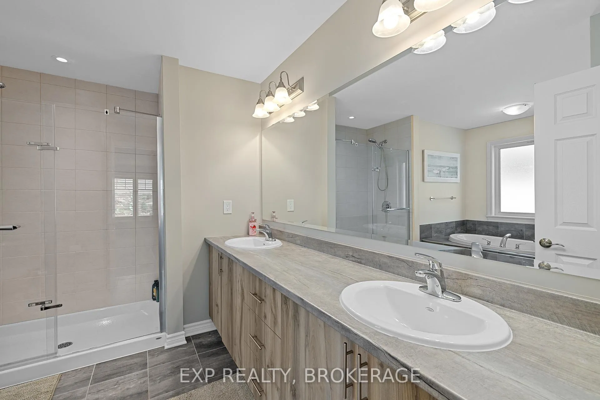 Photo 33 of 1247 Wheathill Street, Kingston, East Gardiners Rd — HOMEH