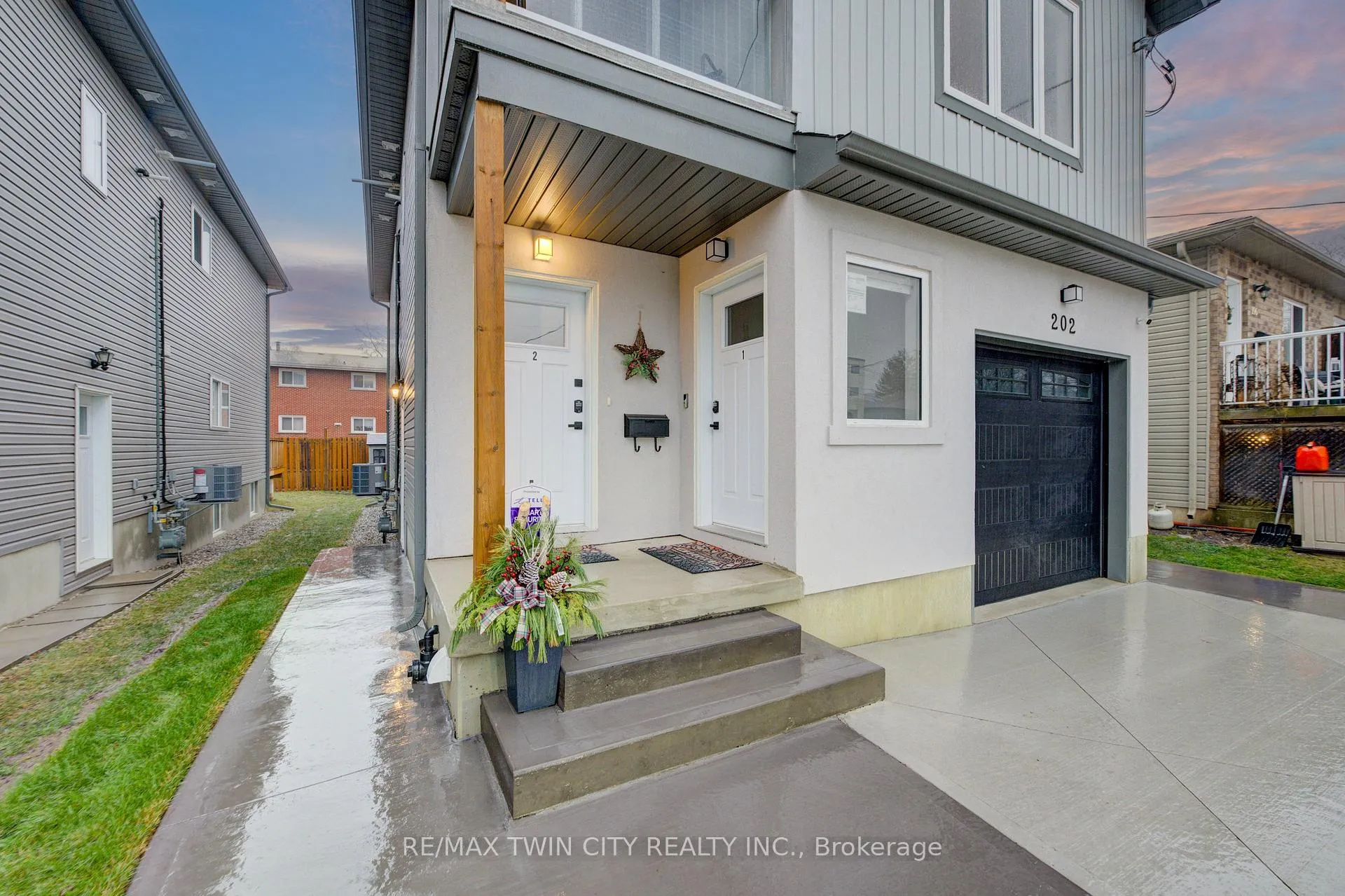 Photo 2 of 202 Fifth Avenue, Kitchener — HOMEH