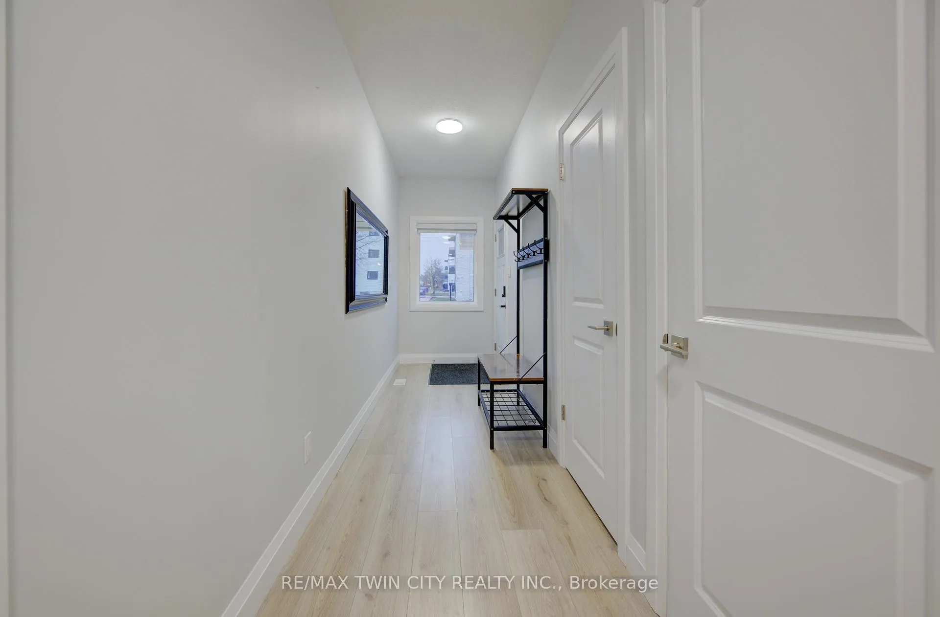 Photo 3 of 202 Fifth Avenue, Kitchener — HOMEH
