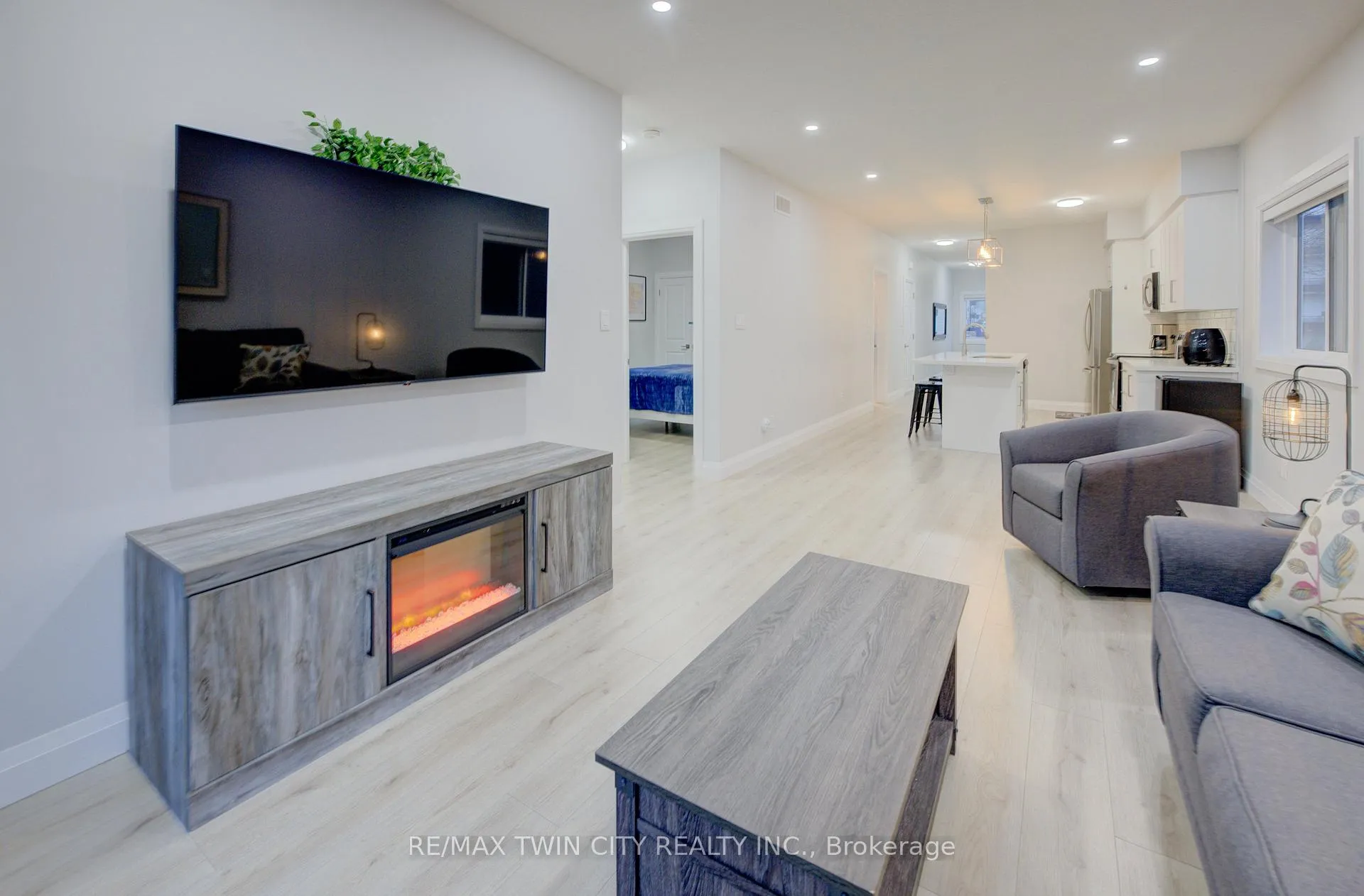 Photo 9 of 202 Fifth Avenue, Kitchener — HOMEH