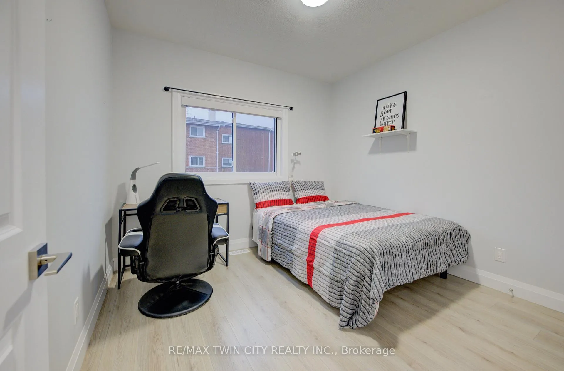 Photo 11 of 202 Fifth Avenue, Kitchener — HOMEH