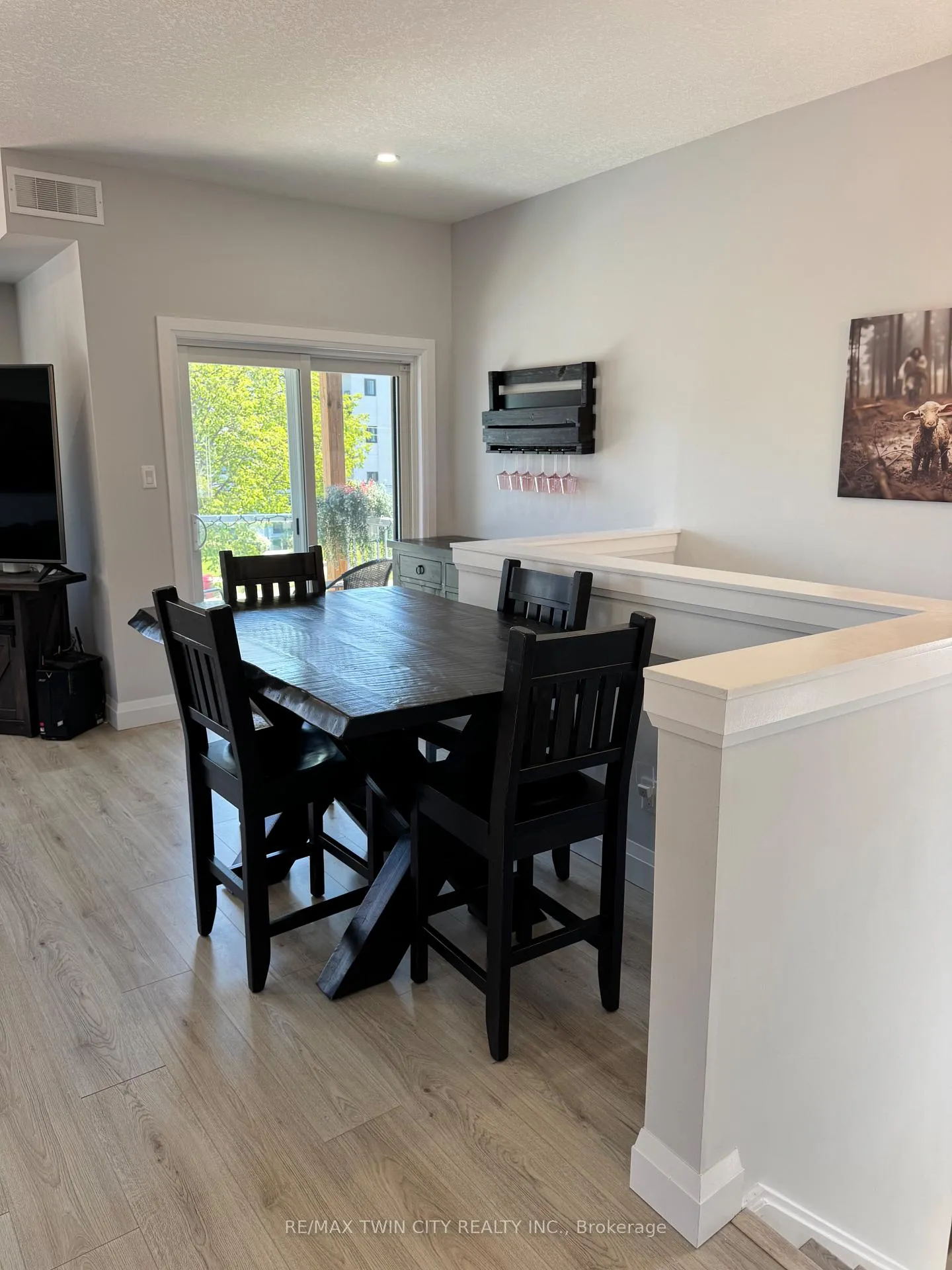 Photo 19 of 202 Fifth Avenue, Kitchener — HOMEH