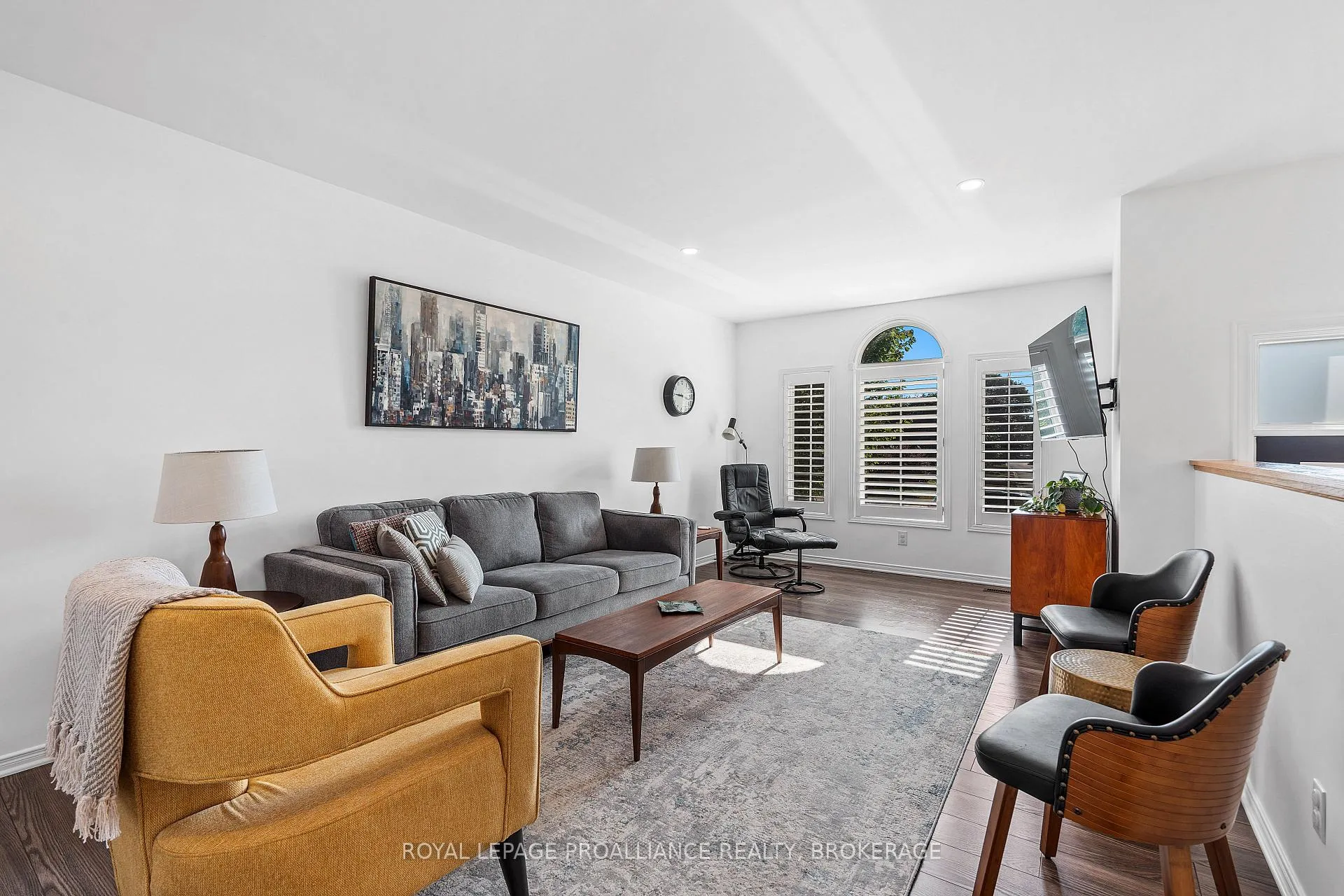 Photo 3 of 698 Roosevelt Drive, Kingston, City Southwest — HOMEH