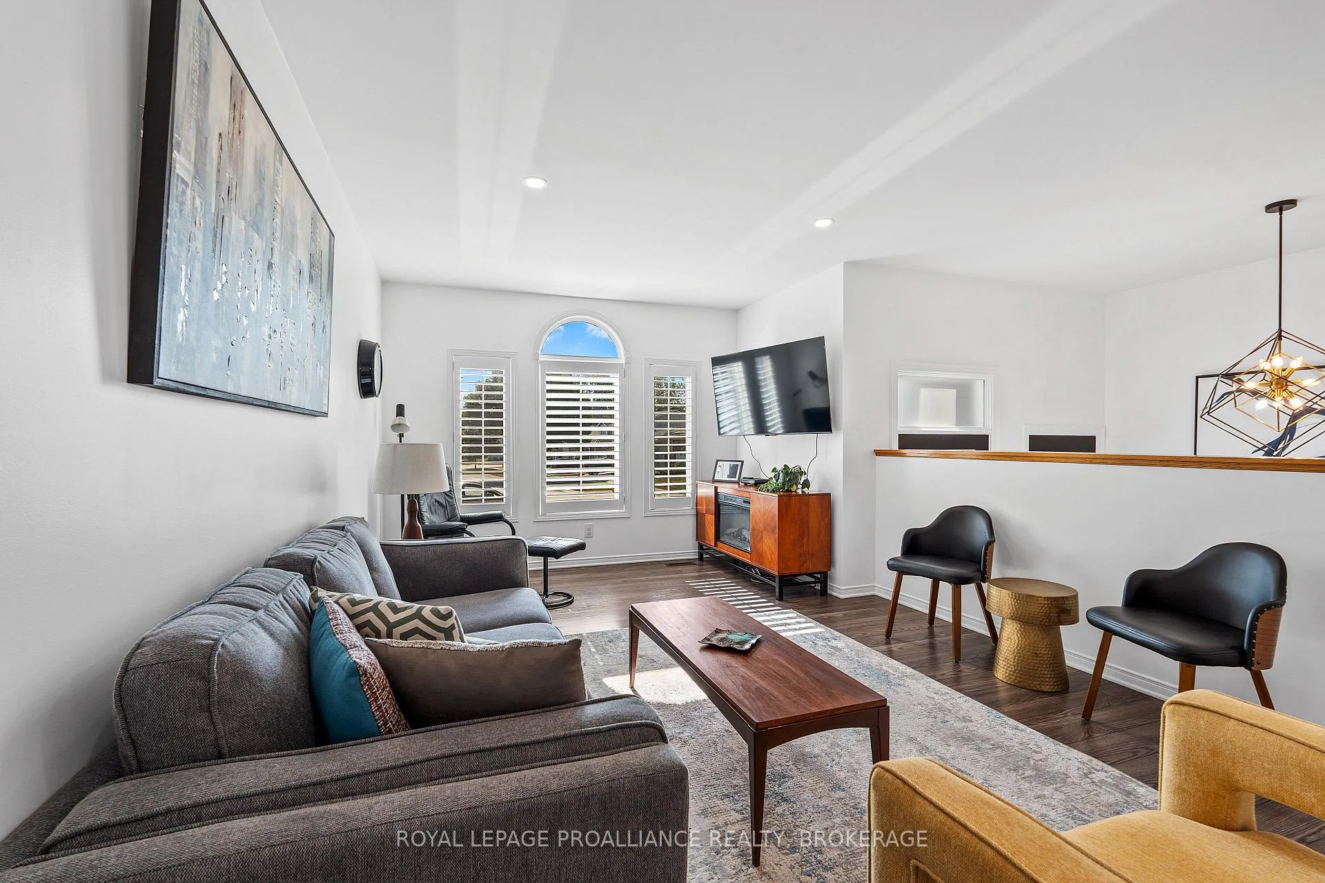 Photo 4 of 698 Roosevelt Drive, Kingston, City Southwest — HOMEH