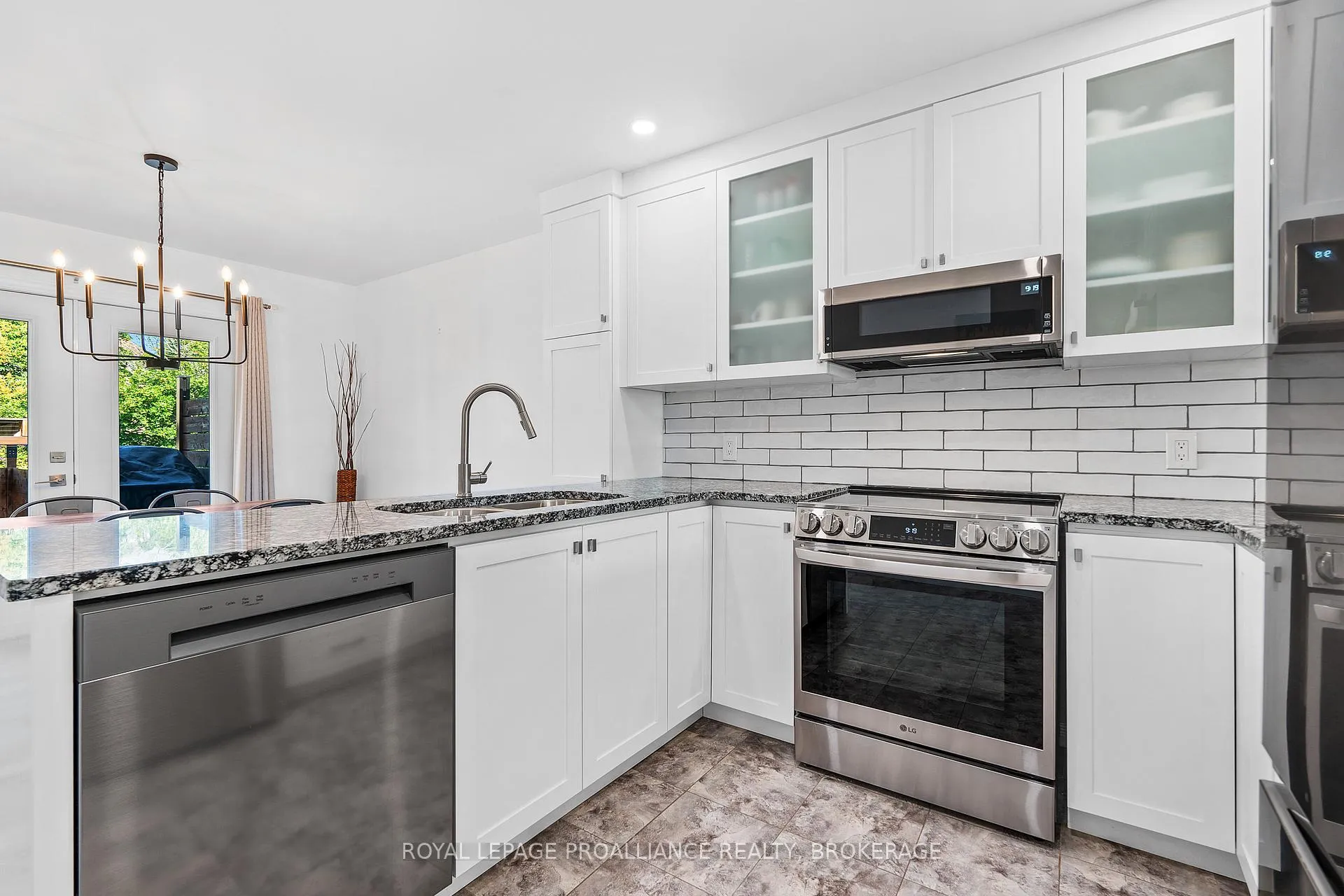 Photo 11 of 698 Roosevelt Drive, Kingston, City Southwest — HOMEH