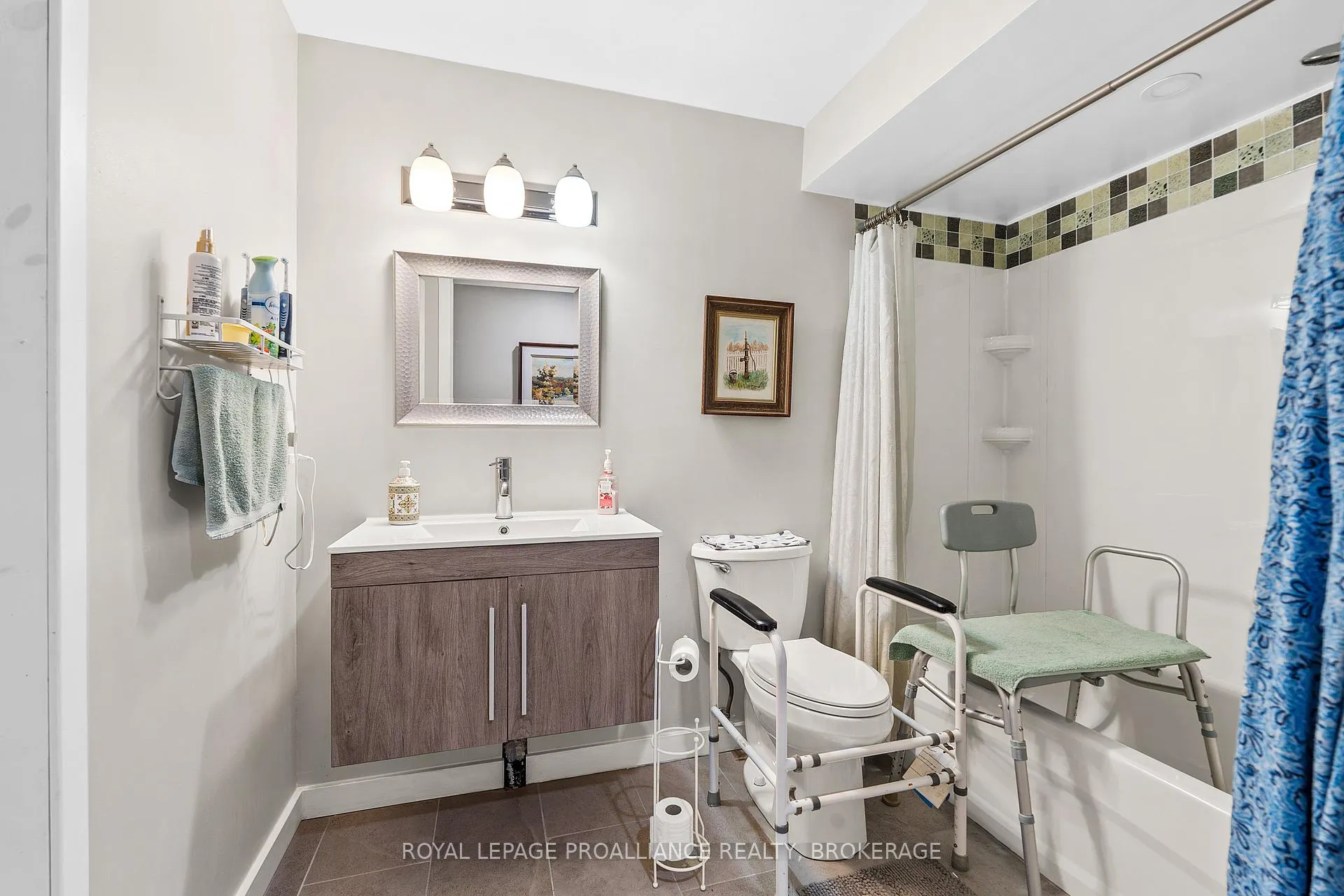 Photo 29 of 698 Roosevelt Drive, Kingston, City Southwest — HOMEH