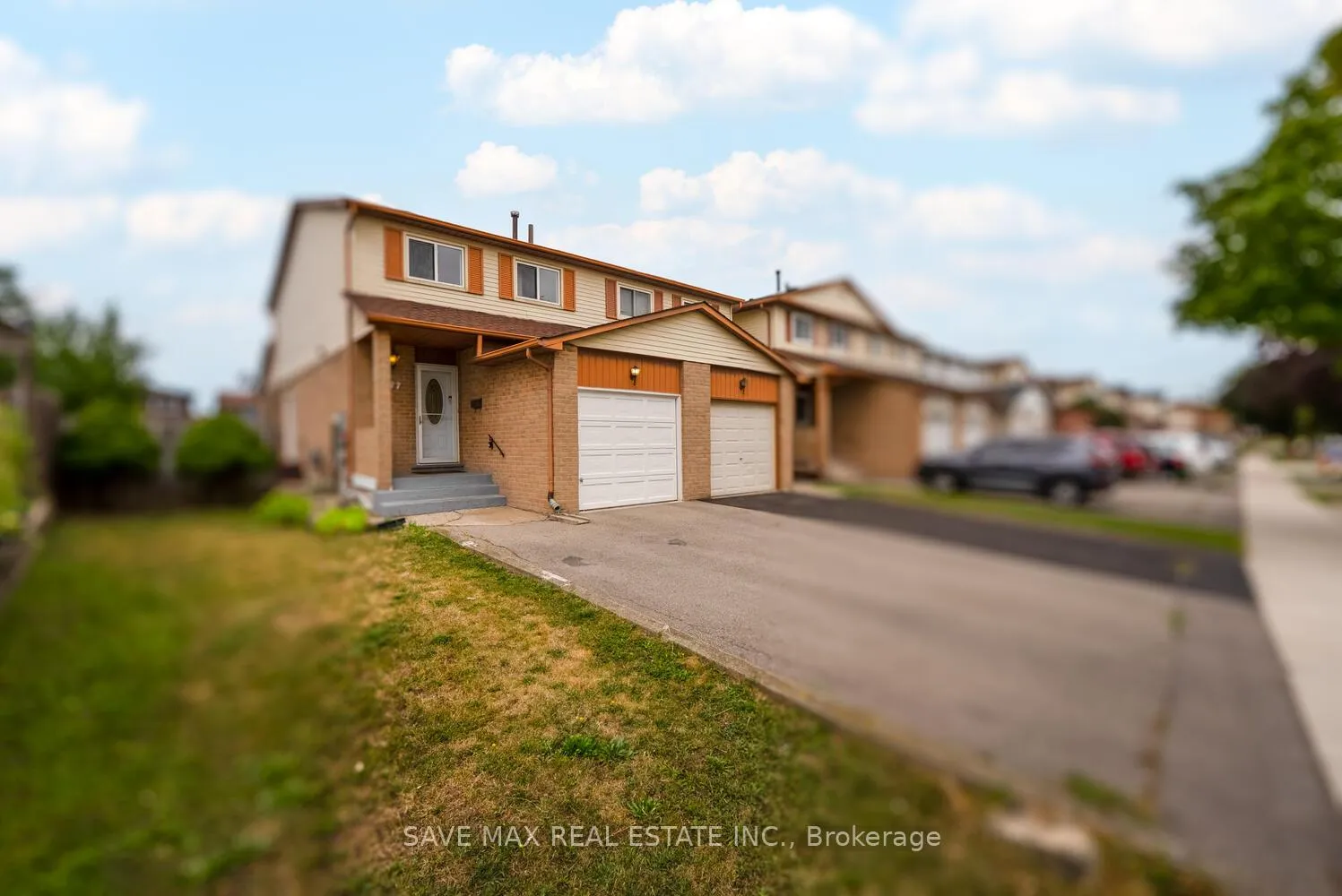 Photo 2 of 277 Macintosh Drive, Hamilton, Stoney Creek — HOMEH