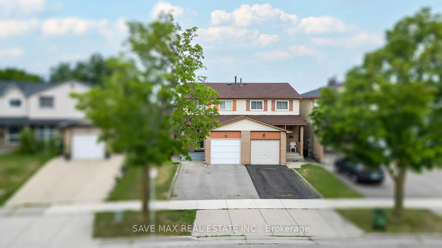 Photo 3 of 277 Macintosh Drive, Hamilton, Stoney Creek — HOMEH