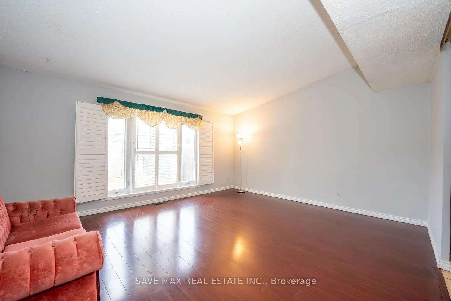 Photo 11 of 277 Macintosh Drive, Hamilton, Stoney Creek — HOMEH