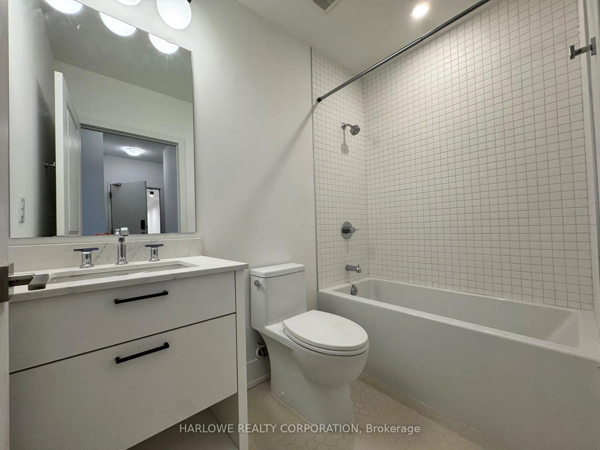 Photo 8 of Unit 407, 206 King Street W, Hamilton, Central — HOMEH