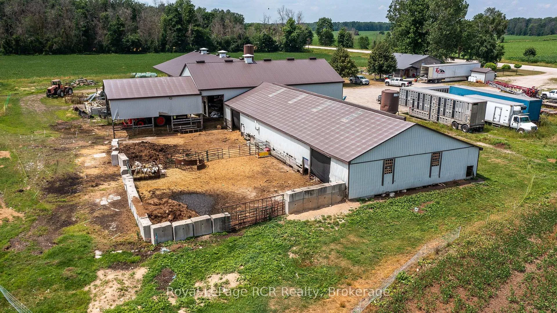 Photo 4 of 5459/5461 Wellington Road 87, Minto — HOMEH