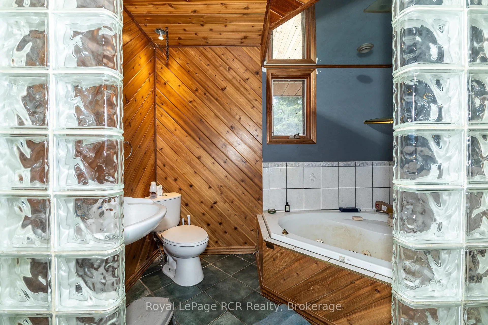 Photo 39 of 5459/5461 Wellington Road 87, Minto — HOMEH