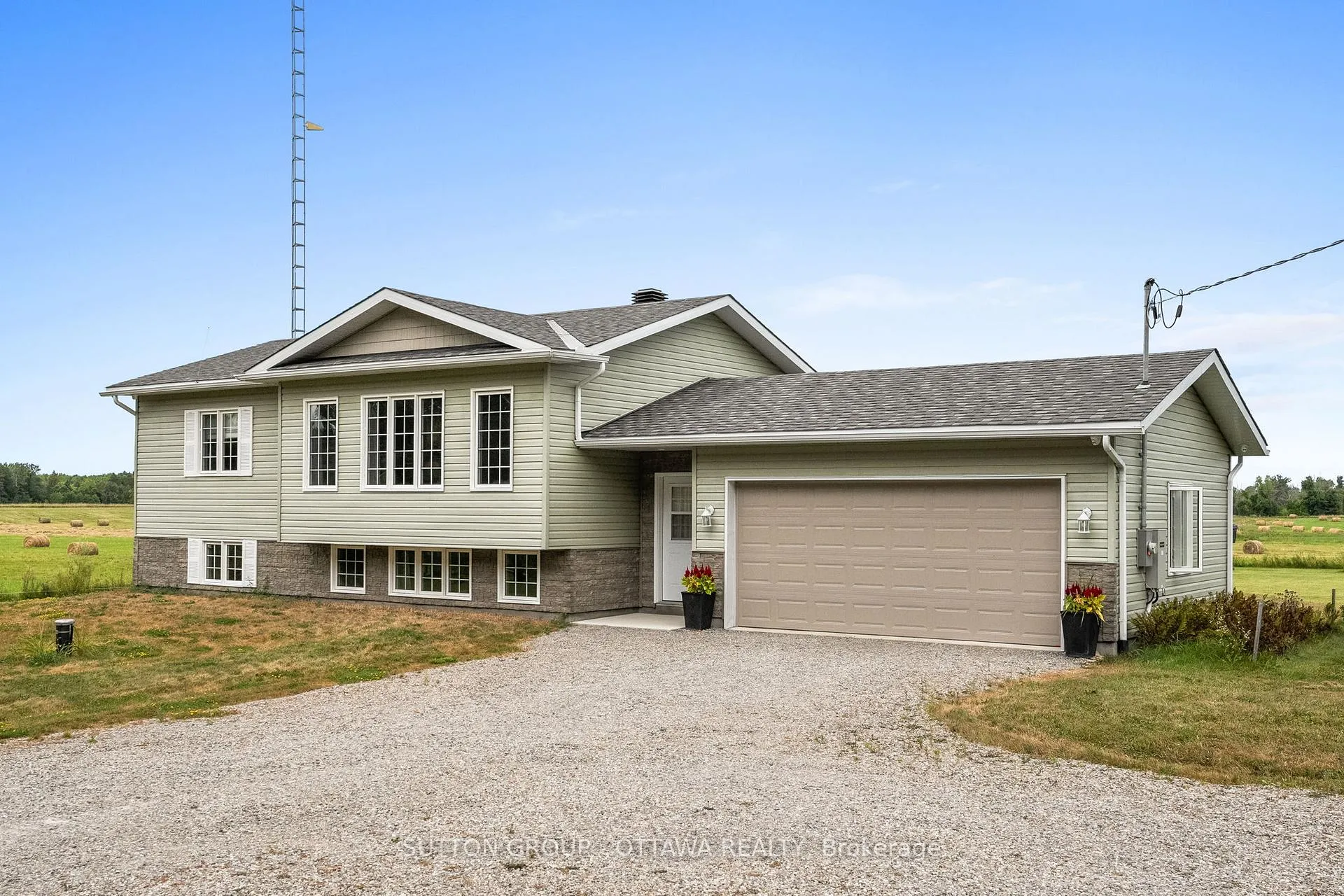Photo 2 of 448 Ferguson Tetlock Road, Smiths Falls — HOMEH
