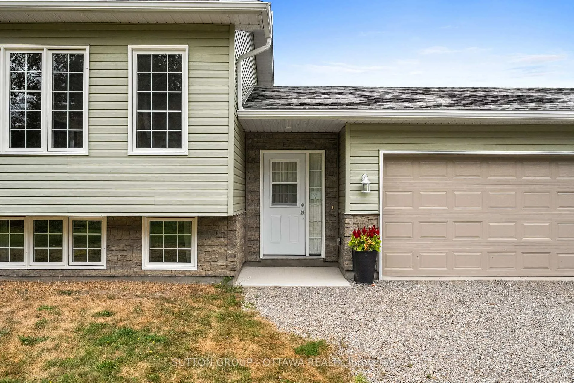 Photo 3 of 448 Ferguson Tetlock Road, Smiths Falls — HOMEH