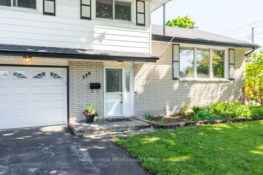Photo 2 of 590 Victoria Avenue, Belleville, Thurlow Ward — HOMEH