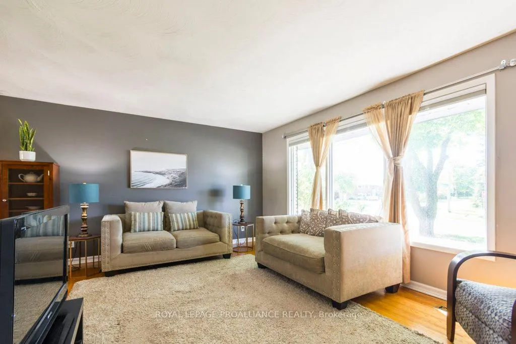 Photo 10 of 590 Victoria Avenue, Belleville, Thurlow Ward — HOMEH