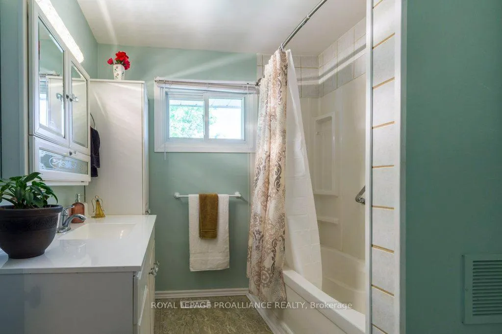 Photo 21 of 590 Victoria Avenue, Belleville, Thurlow Ward — HOMEH