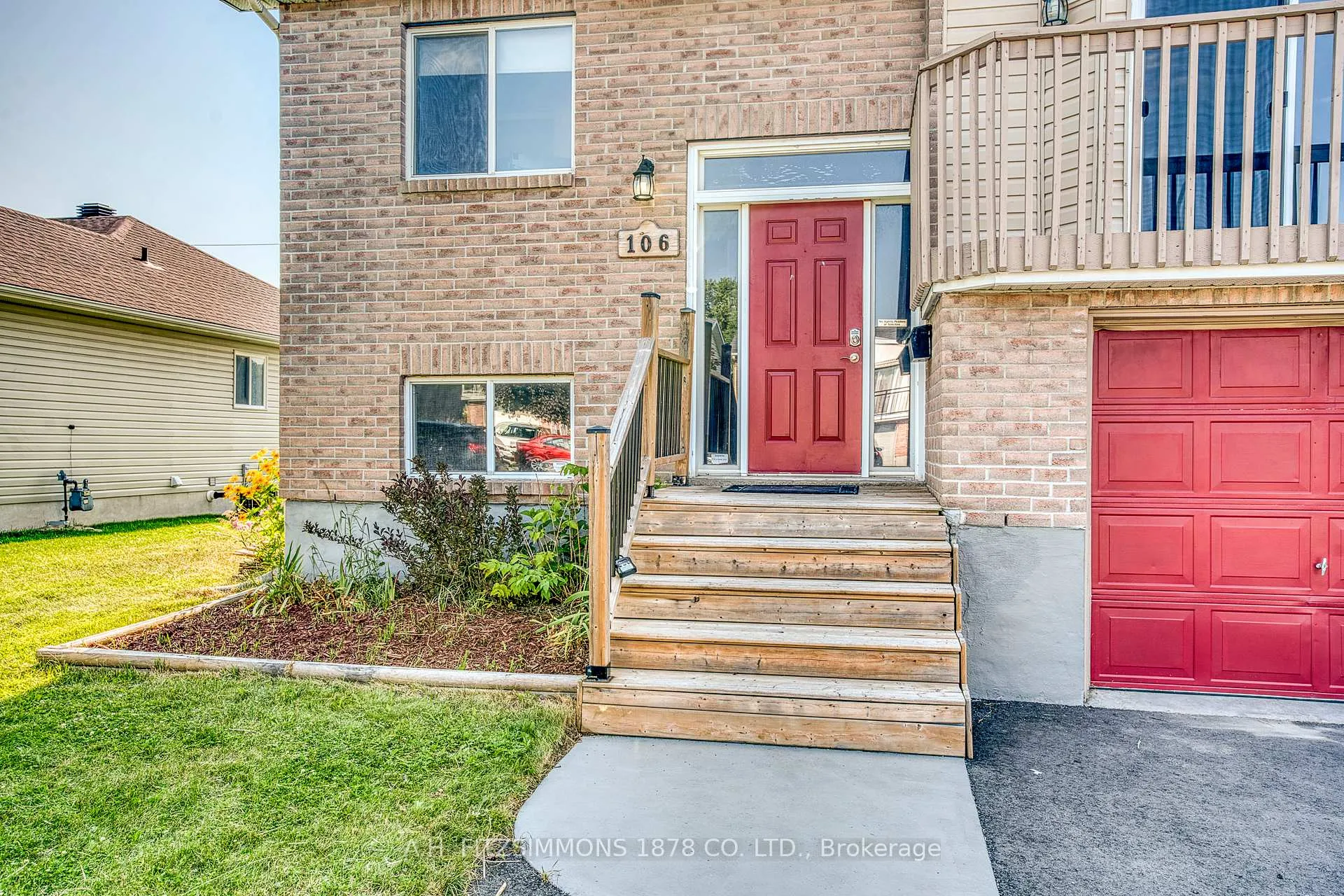Photo 5 of 106 Merrick Street, Smiths Falls — HOMEH