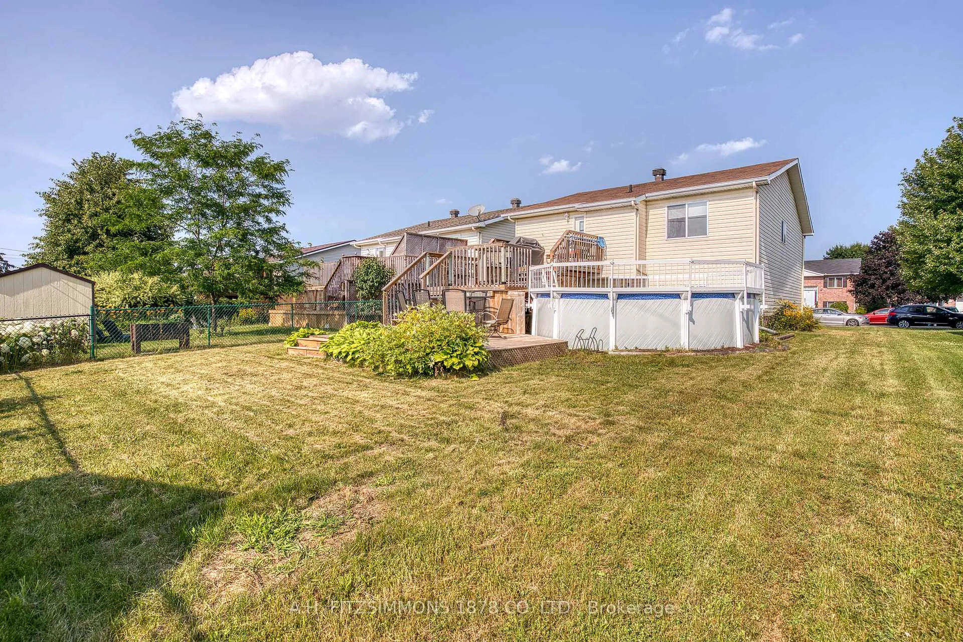 Photo 6 of 106 Merrick Street, Smiths Falls — HOMEH