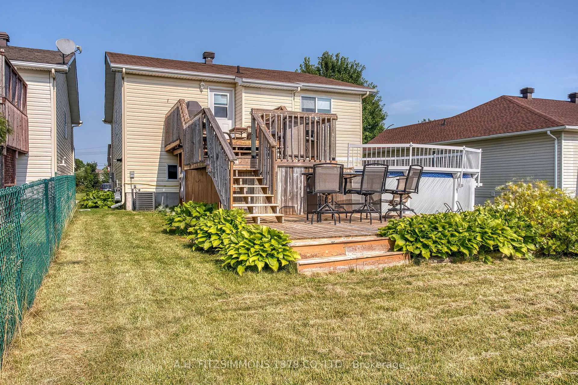Photo 9 of 106 Merrick Street, Smiths Falls — HOMEH