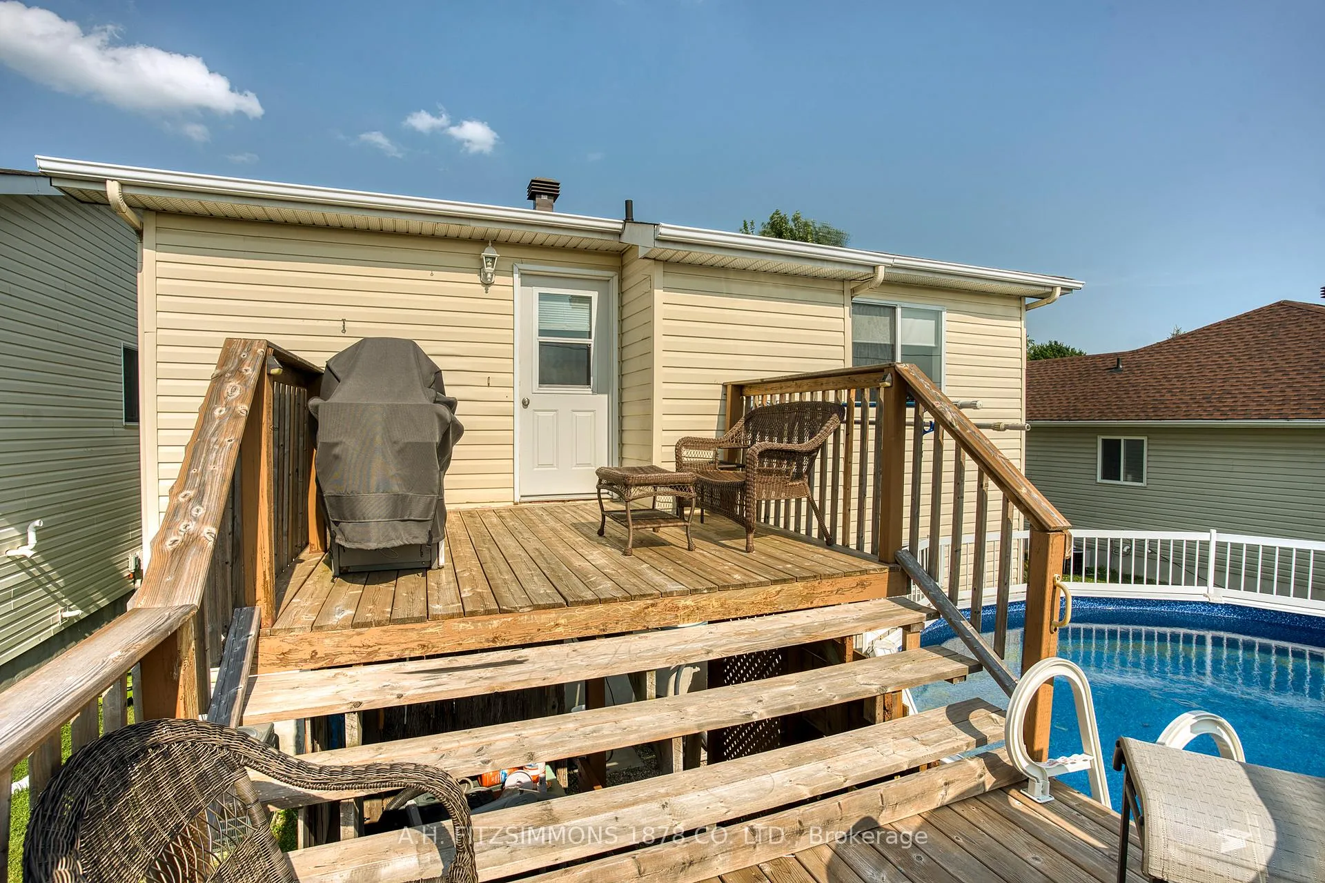Photo 11 of 106 Merrick Street, Smiths Falls — HOMEH