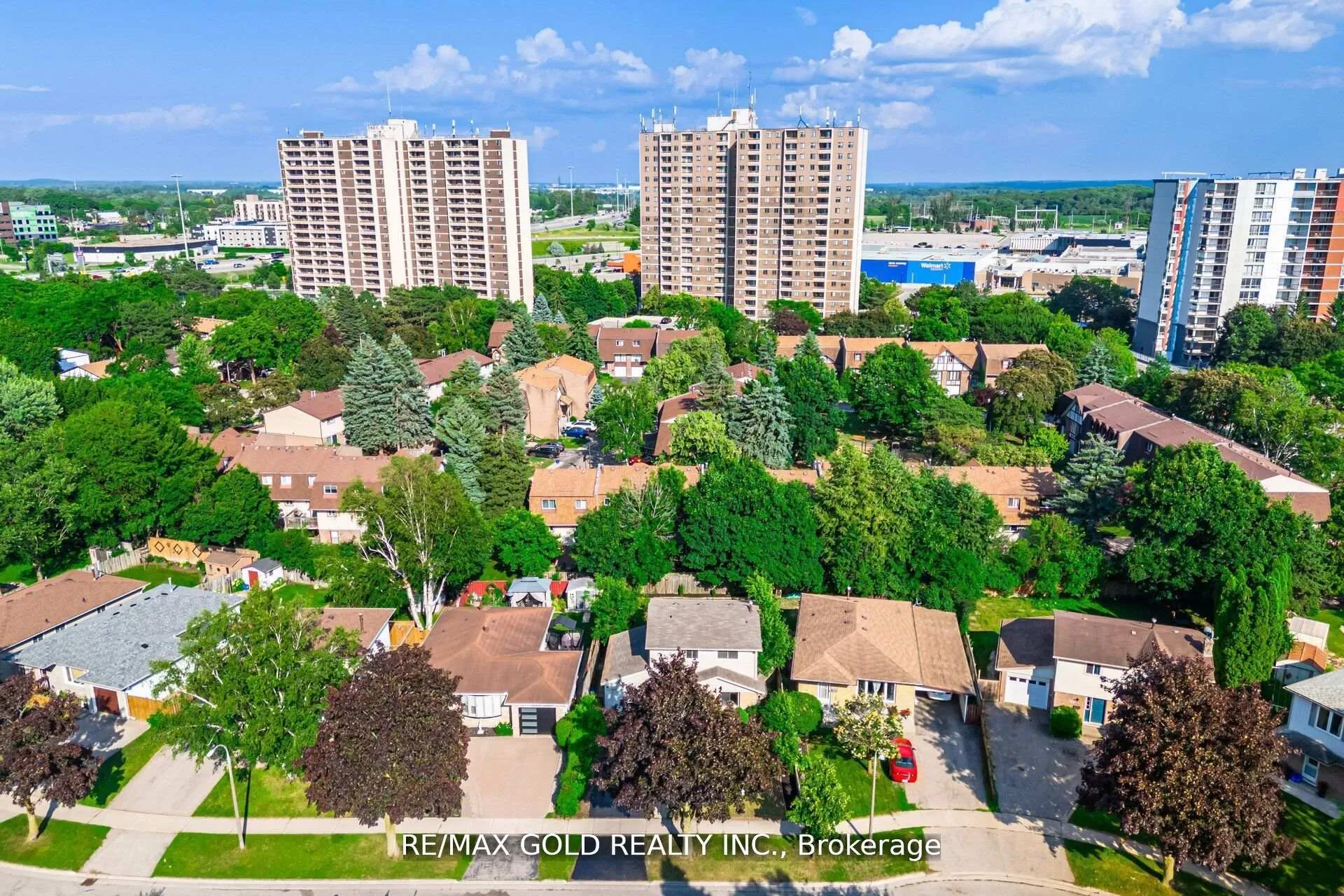 Photo 9 of 212 Cedarwoods Crescent, Kitchener — HOMEH